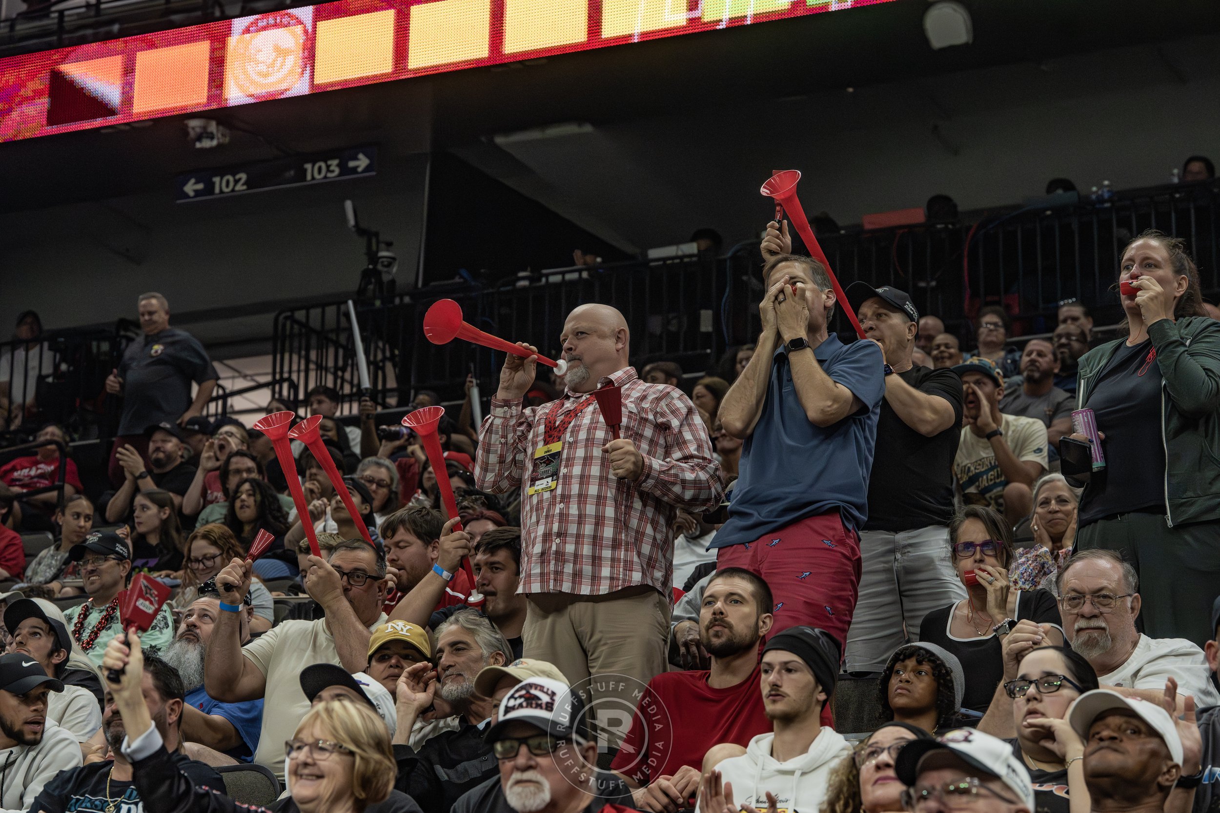 Sharks 260530-322.JPG