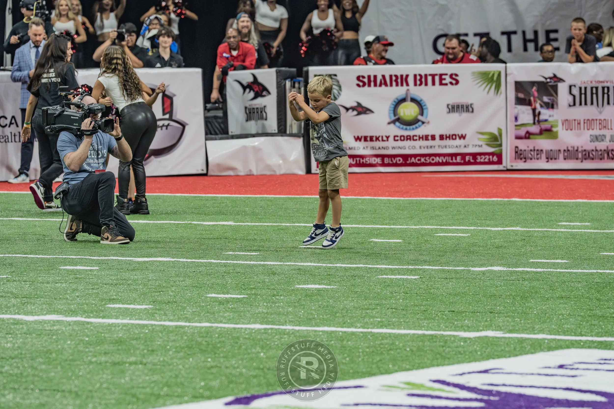 Sharks 260530-485.JPG