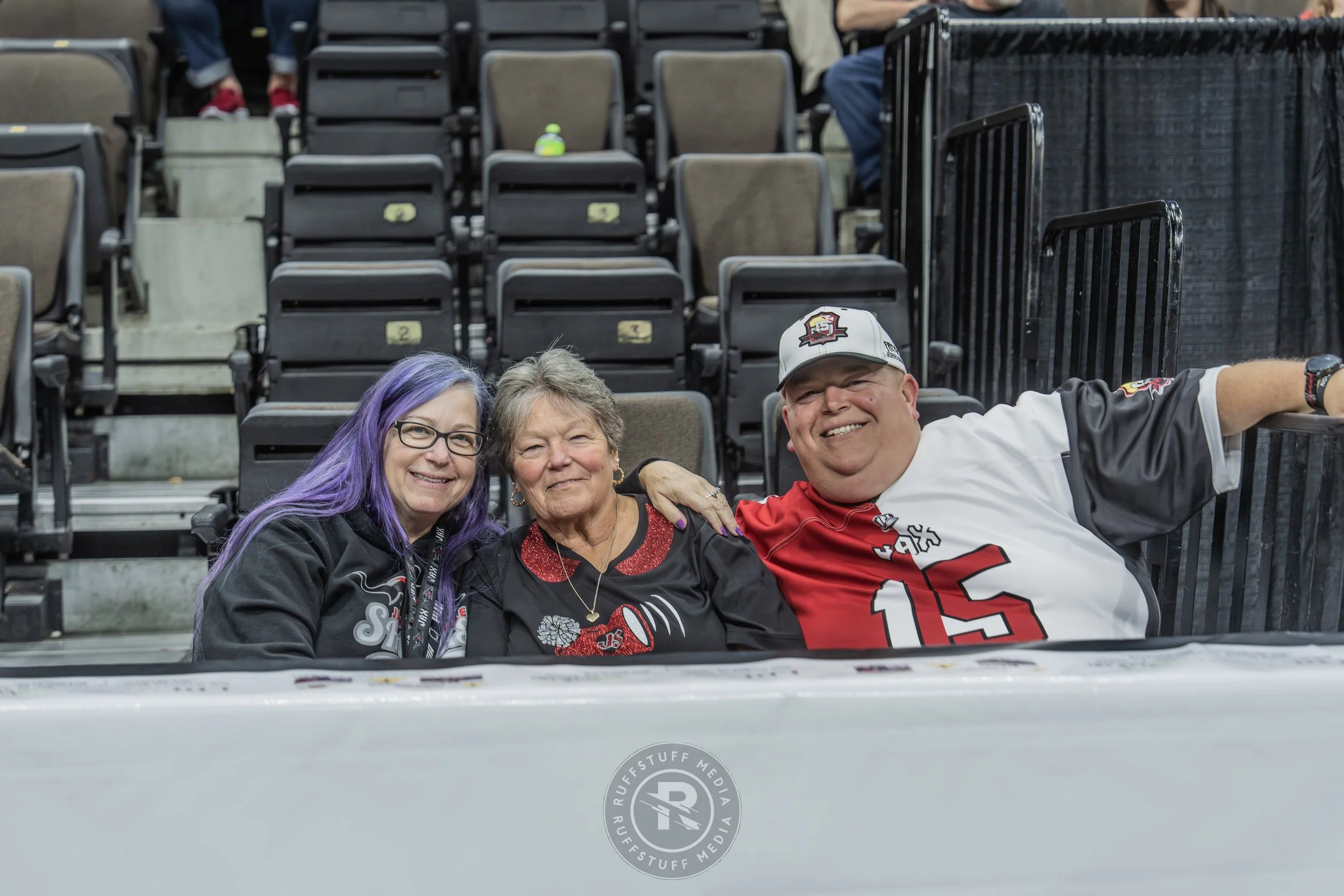 Sharks 260509-13.JPG