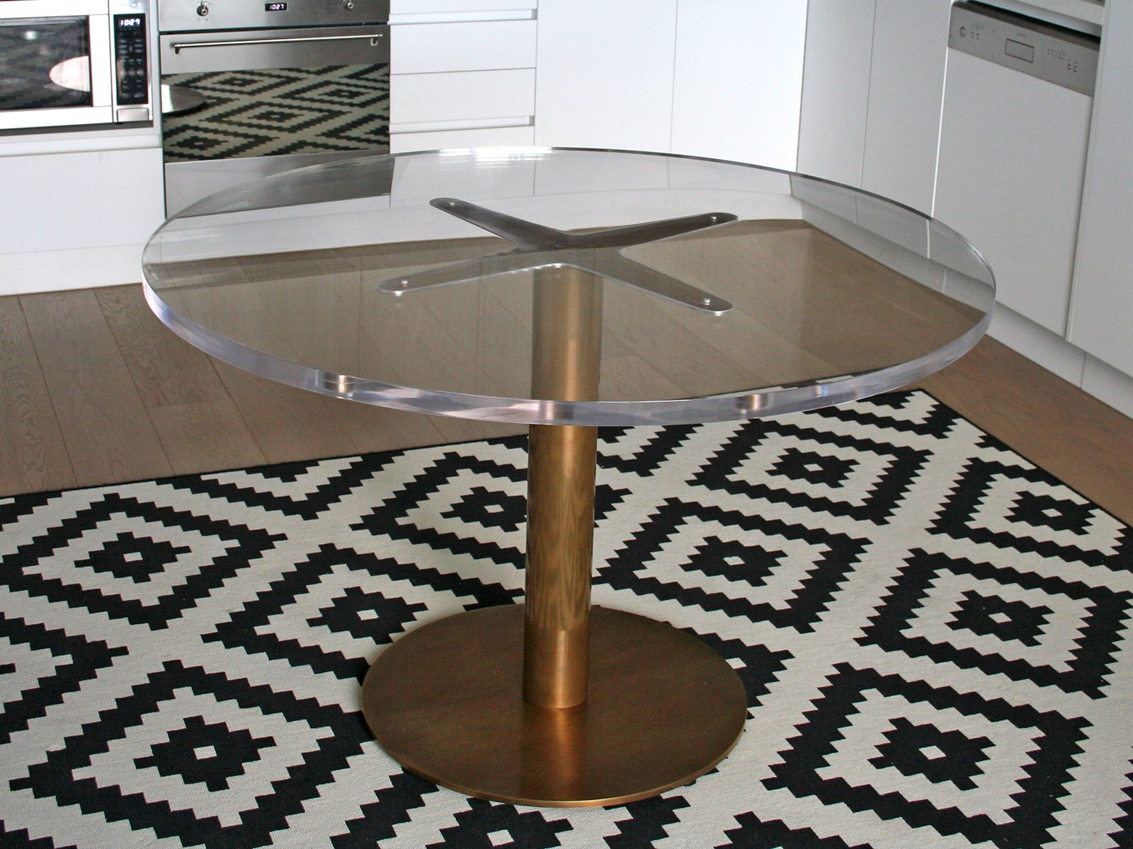 lucite-bronze-round-table-1.jpg