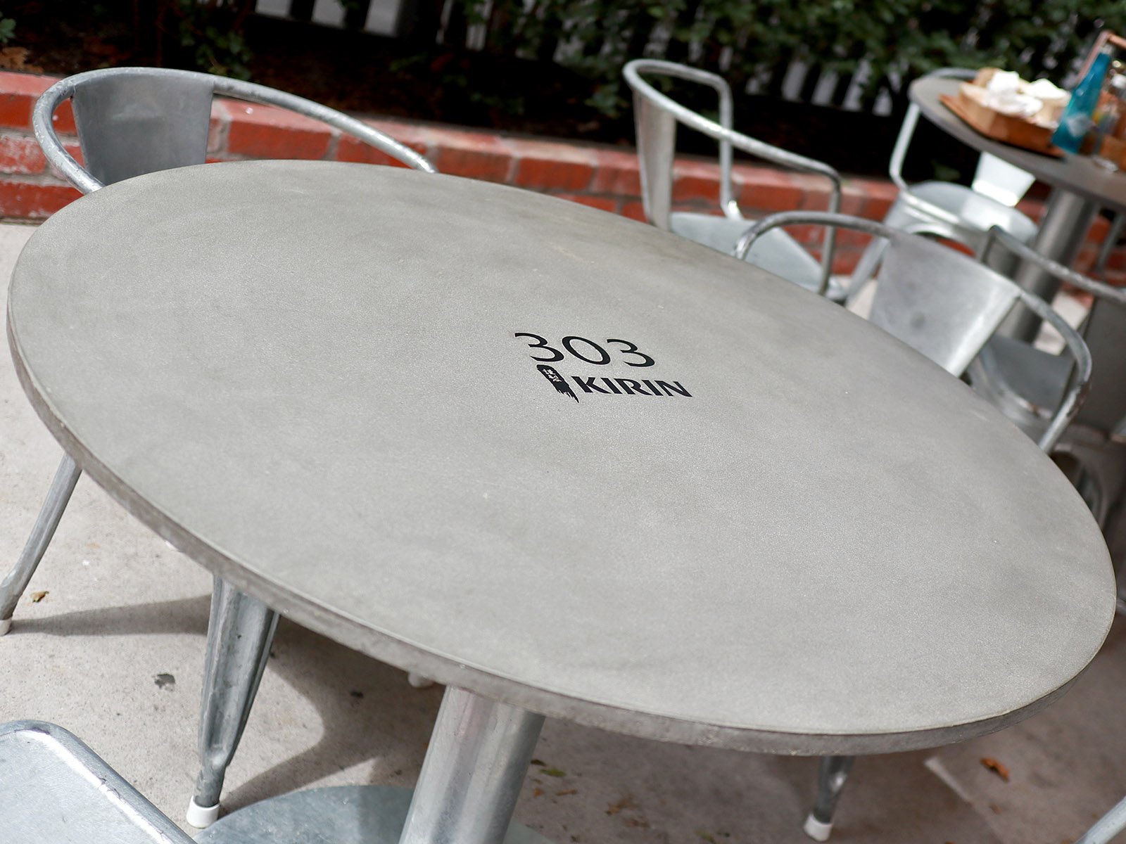 concrete-kirin-outdoor-table-4.jpg