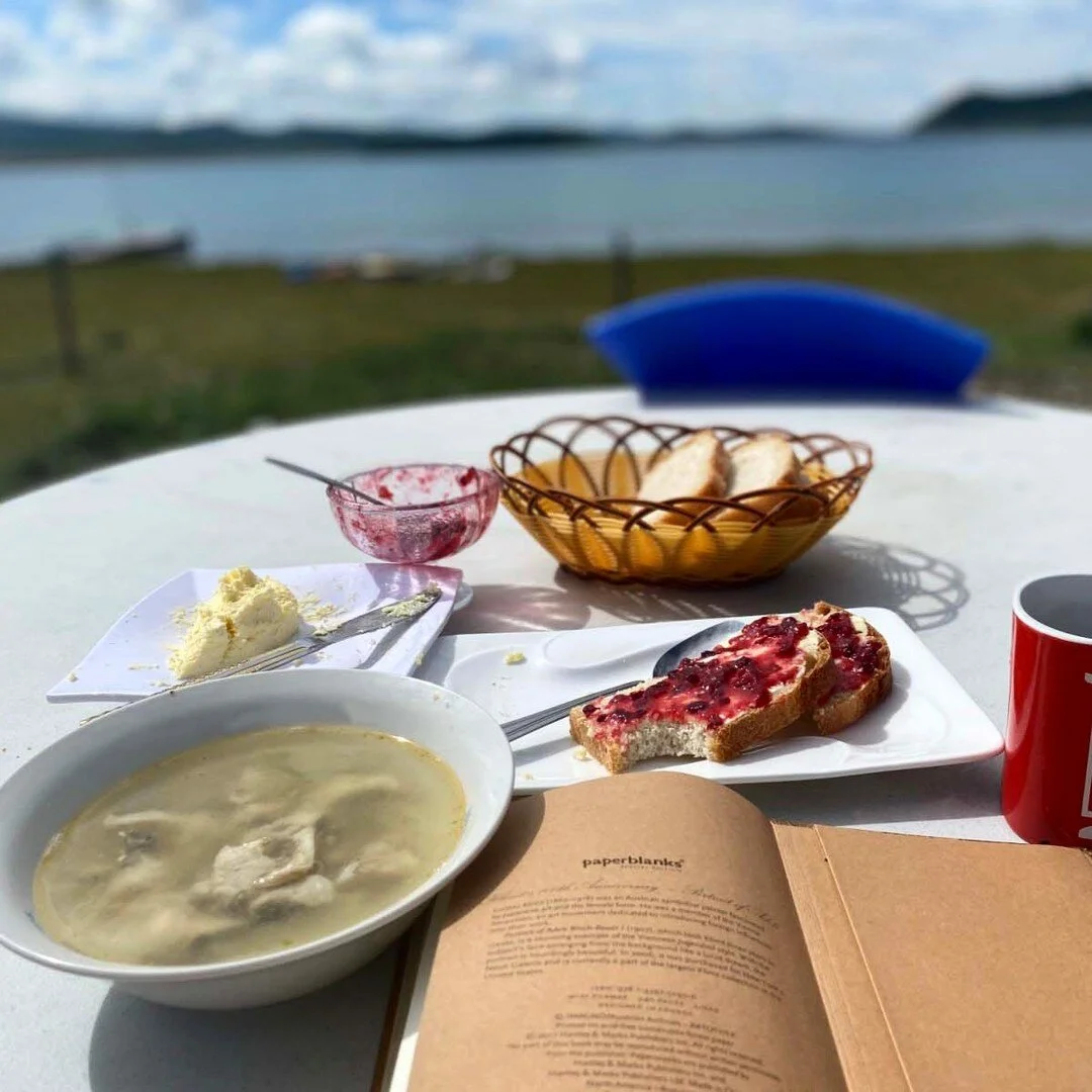 Нуурын эрэг дээрх өглөөний цай 🥰

☎️ Захиалга өгөх утас: 9500 5595
📍Байршил харах: https://goo.gl/maps/RarWfxXpSq6Y3YqB7
#хөвсгөл #хөвсгөламралт #khuvsgul #amralt #dalai #tourcamp #tourist #summer #khuvsgullake