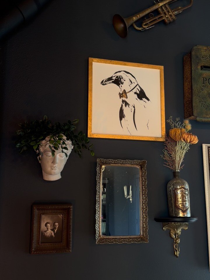 Friday Favs at Quail ✨
Cozy back room perfect for sipping. Gift Quail Merch this season 🌲

Order Online for Shipping or Stop by!

#merch #cozyv&iacute;bes #aesthetic #winebar #beerbar #oldtown #oldtowntemecula #temecula #temeculawine #orderonline #e