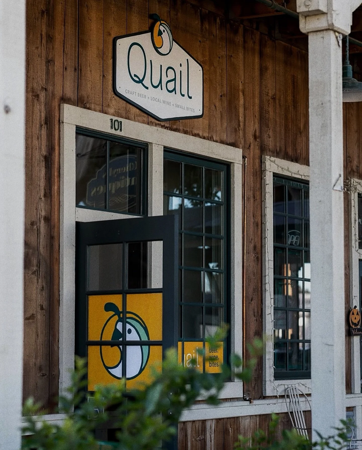 the perfect place to spend your weekend 🍻✨
weekly events, local wines, rotating draft lists, &amp; curated bites that pair perfect with any glass without leaving Old Town 🍷