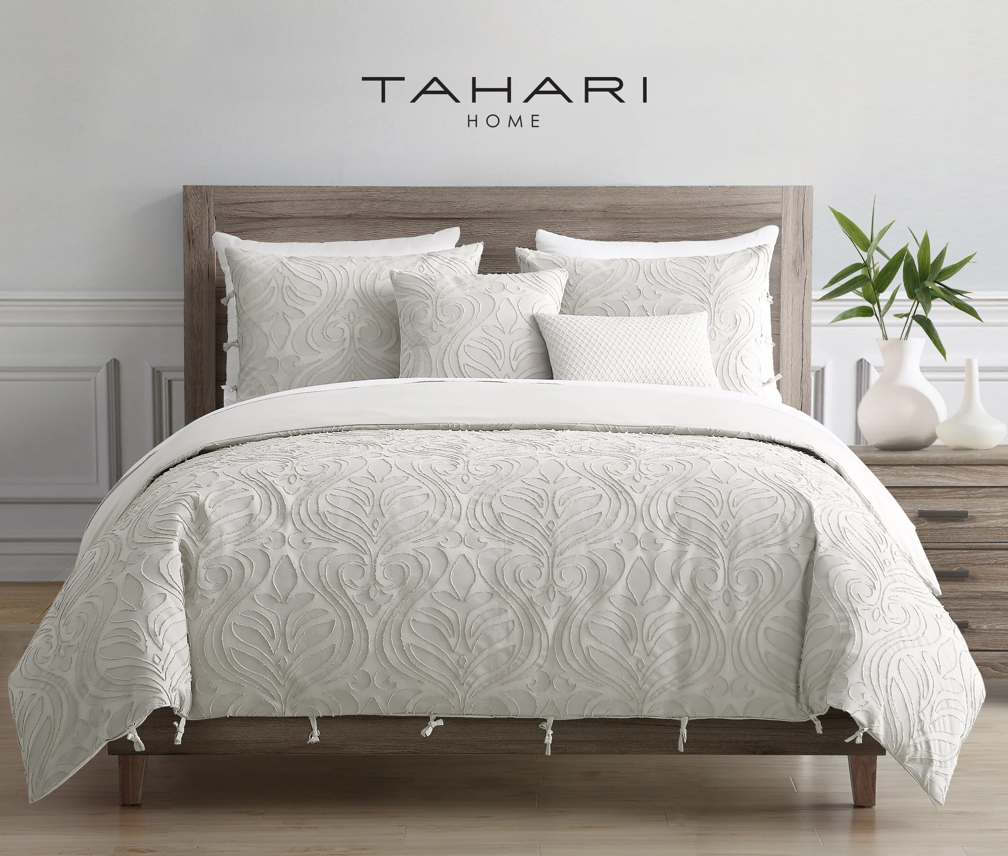 Tahari 03.jpg