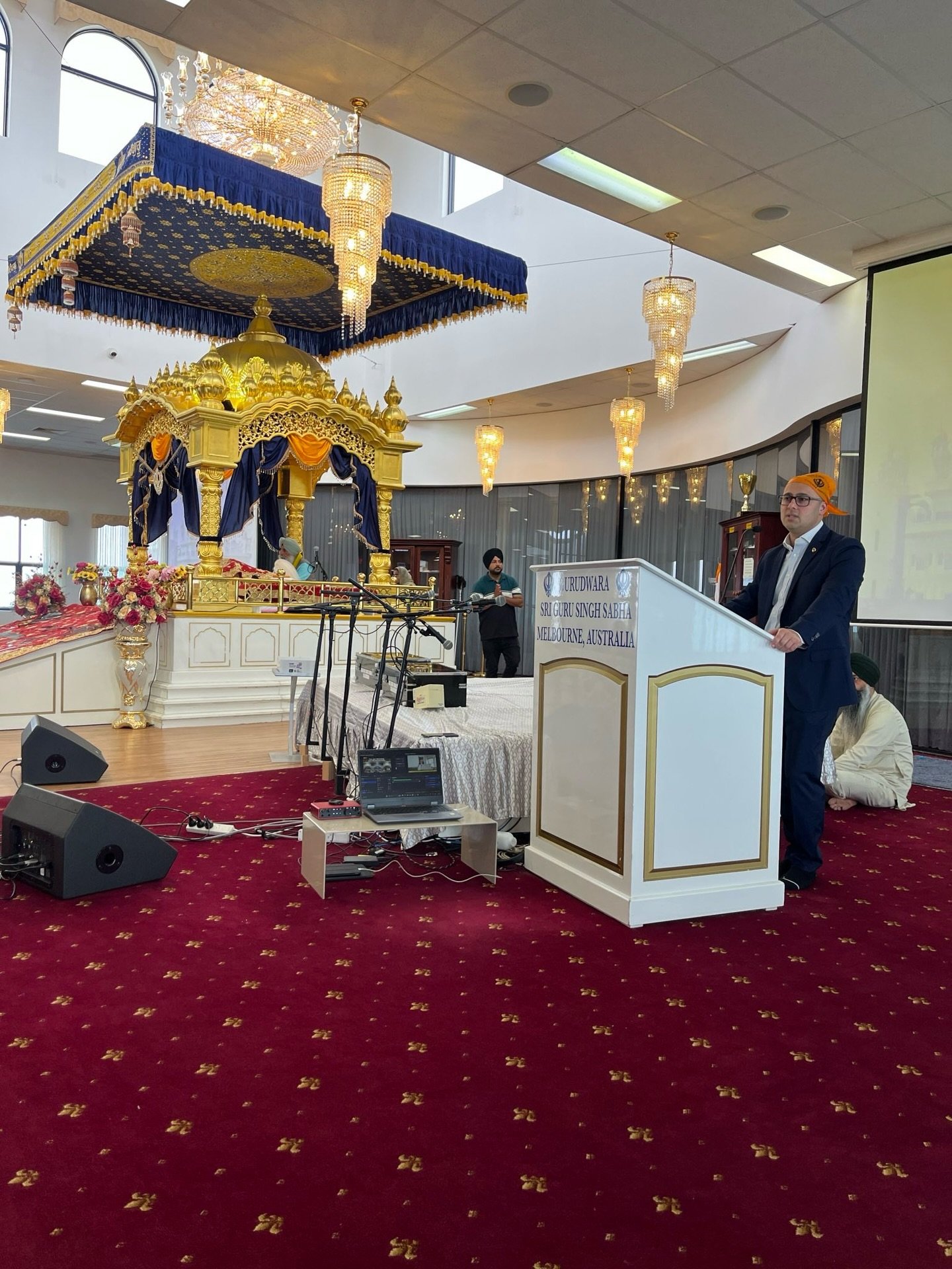 It was a pleasure to visit the Craigieburn Gurdwara alongside @iwanwaltersmp and @kathleenmatthewsward.

The Gurdwara embodies the Sikh values of selfless service, compassion and equality. Anyone who walks through its doors receives warmth, dignity a