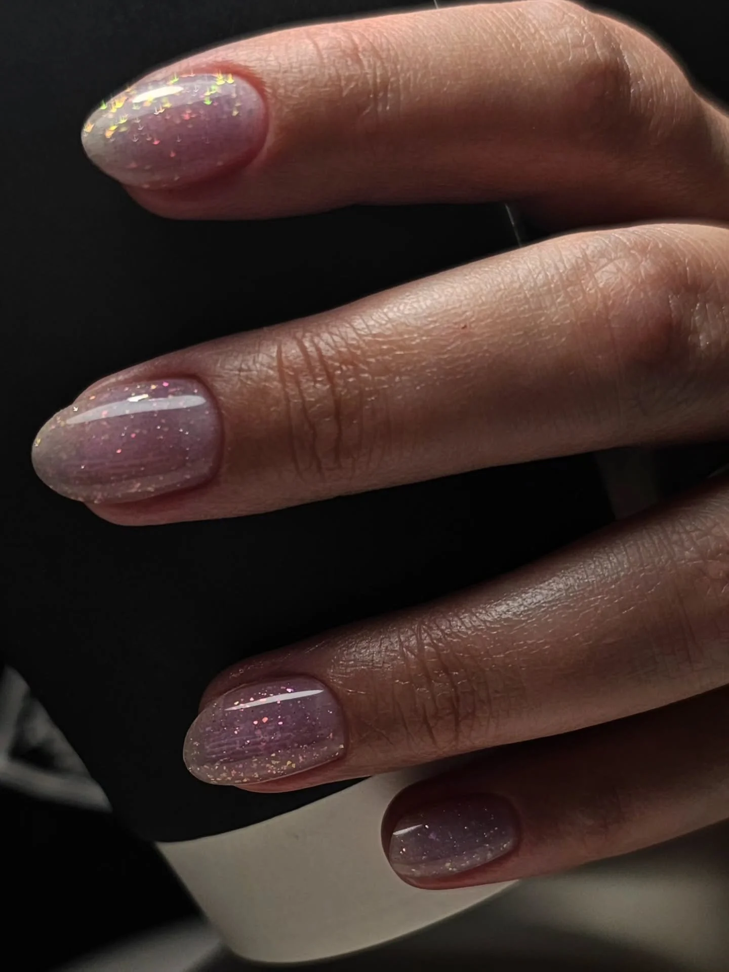 Glitter doesn't have to be loud. It can be beautiful, ethereal, and subtle.

Beautiful Russian E-file Manicures  on the Central Coast, NSW. 

E-file Nail Services, Education and Supplies.

🤍 @studio.onyx
💎 Advanced E-file Manicures
🏅 Using Premium