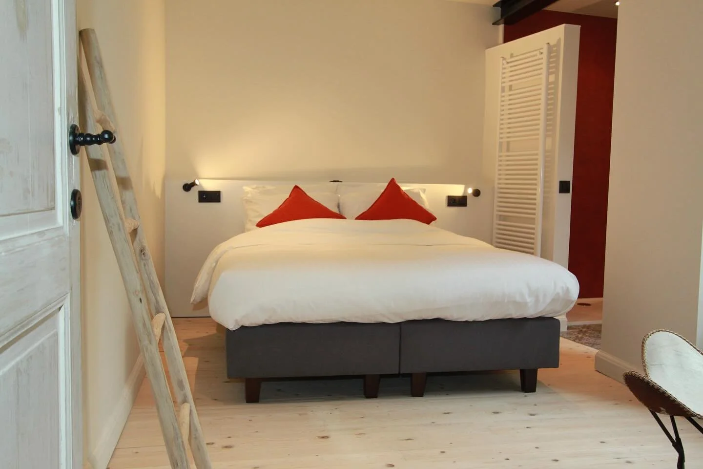 🌹Boek last-minute jouw perfecte Valentijnsverblijf!🌹

Verras je geliefde met een romantische overnachting in een van onze knusse appartementen of studio! 

💝 Onze stijlvolle en gezellige accommodaties zijn ideaal voor een liefdevol weekendje weg. 