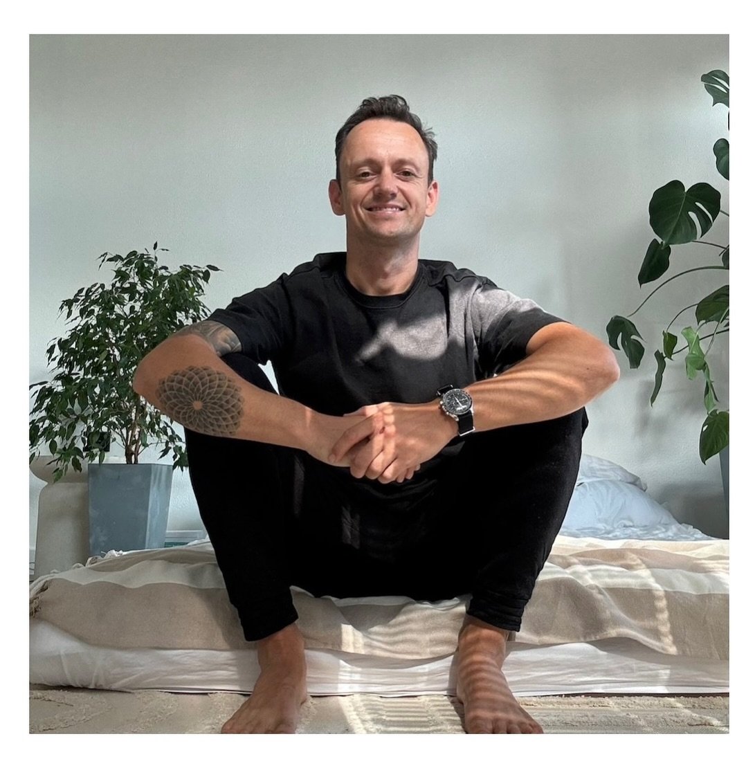 Introducing NatLifeCoach Michal Batuk

Michal is a level one NatLifeCoach and certified movement coach and nutritionist.

Michal discovered the path of NATLIFECOACH during his own healing process.

&ldquo;It has become apparent to me that to fully th