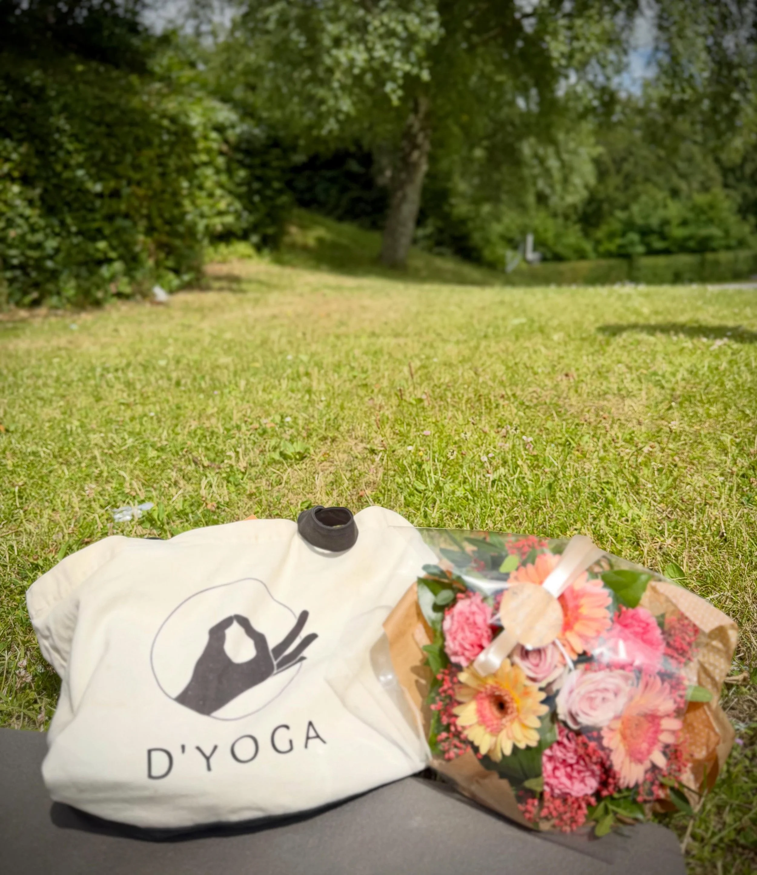 💚D&rsquo;YOGA 15 &Aring;R💚

  I dag kunne jeg fejre 15 &aring;r, som yogaunderviser. 

Tak til hver og &eacute;n af jer, som har v&aelig;ret en del af rejsen &ndash; uanset om I har v&aelig;ret med fra begyndelsen eller f&oslash;rst er kommet til f