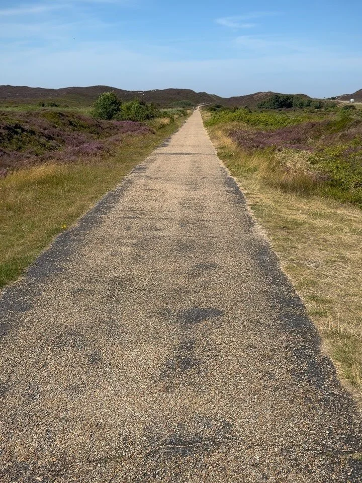 1 3 0  K I L O M E T E R  M I N D F U L N E S S 

Fan&oslash; - R&oslash;m&oslash; - Sild
3 dage p&aring; hjul 🚲💨

#luft#tilstede#natur#balance
