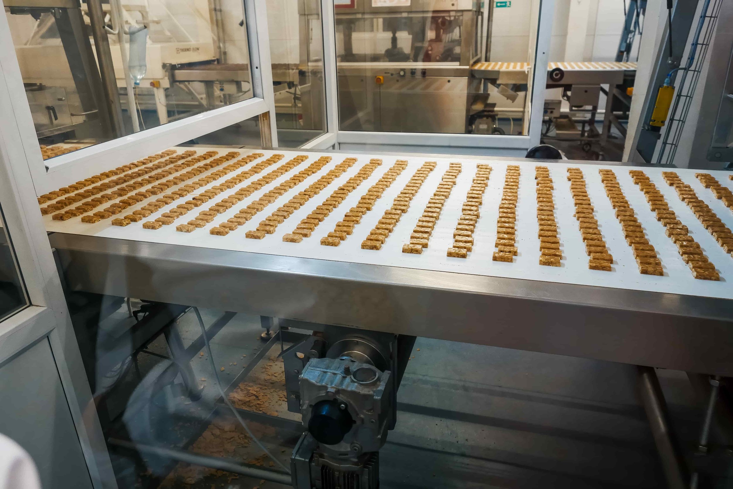 The Advantages of Outsourcing Snack Bar Production to a Contract Manufacturer