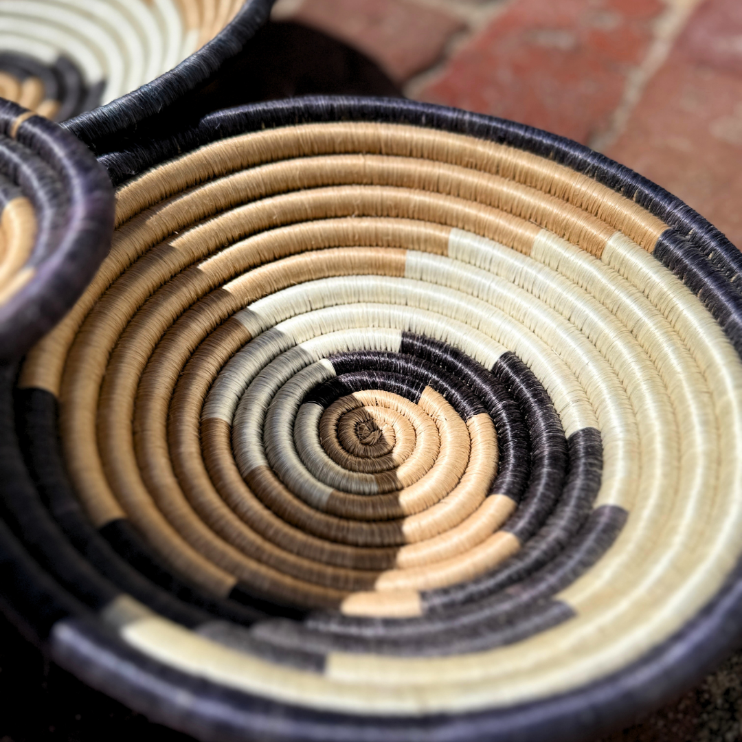 Baskets Triplets Black Swirl v4.png