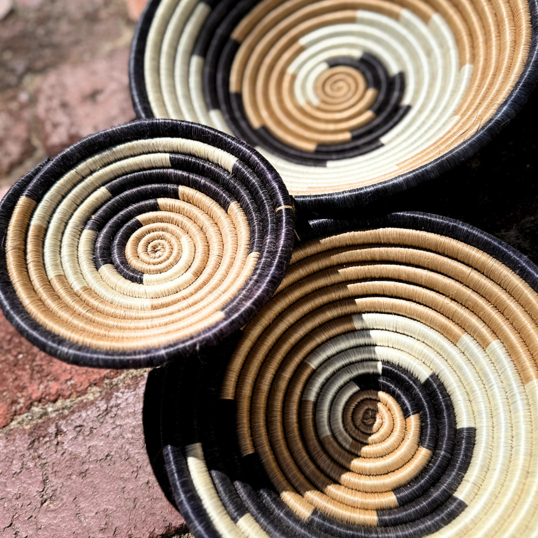 Baskets Triplets Black Swirl v1.png