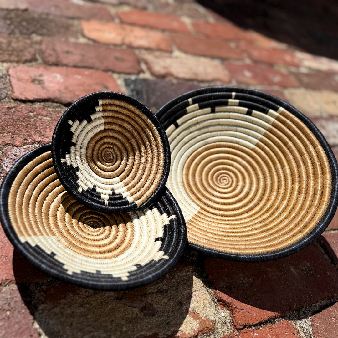 Baskets Triplets B&W Half v4.png