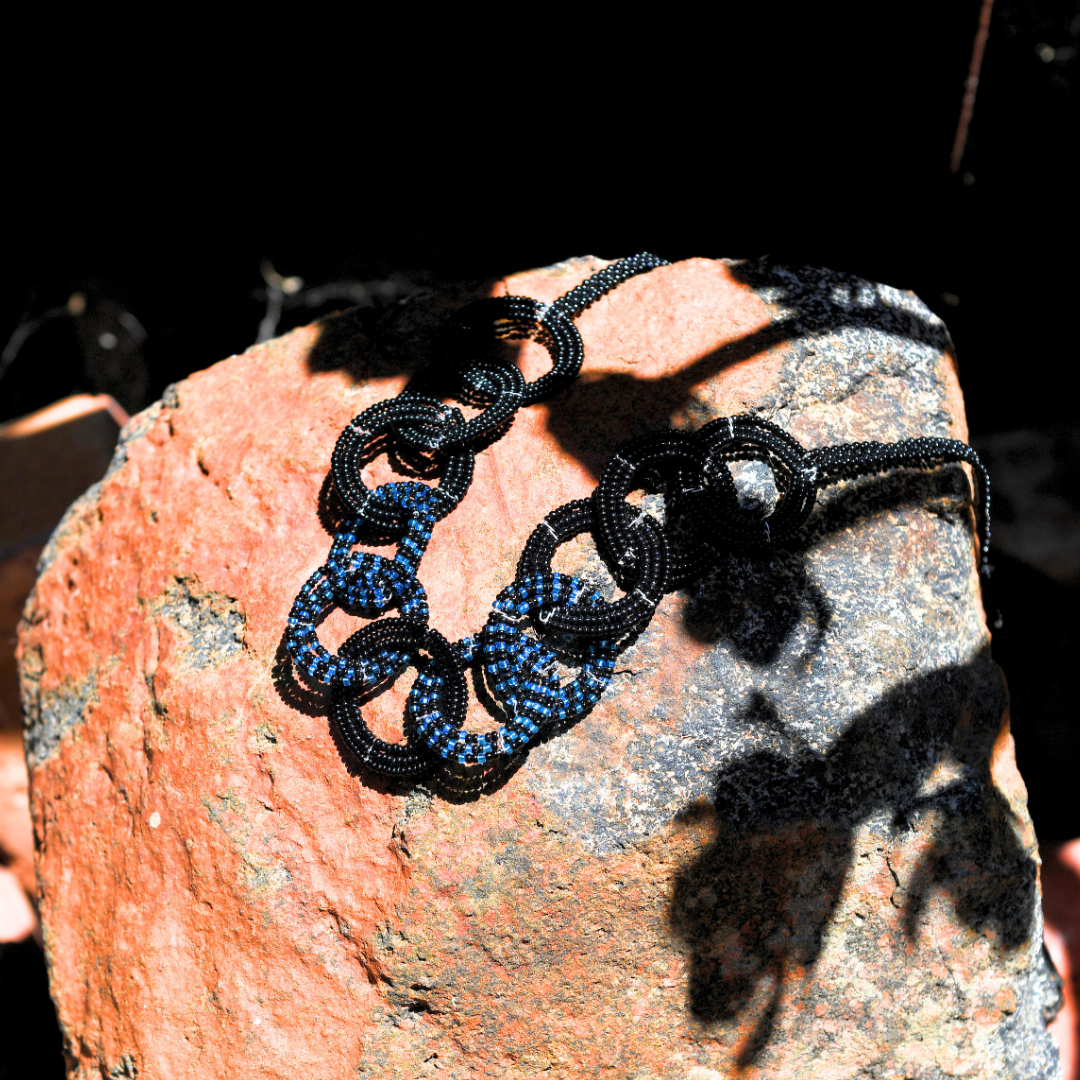 Necklace Circle of Love Choker Balck blue 3.png