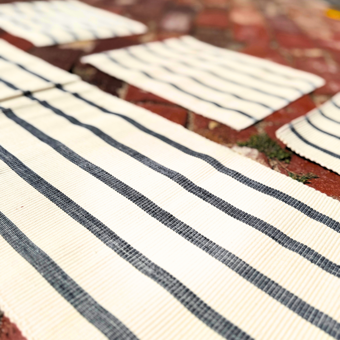 Table mats Blue stripe v1.png