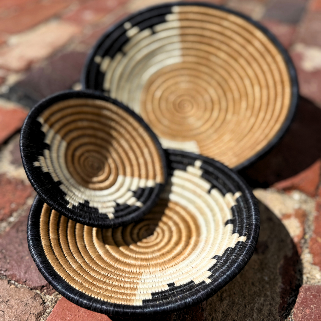 Baskets Triplets B&W Half v1.png