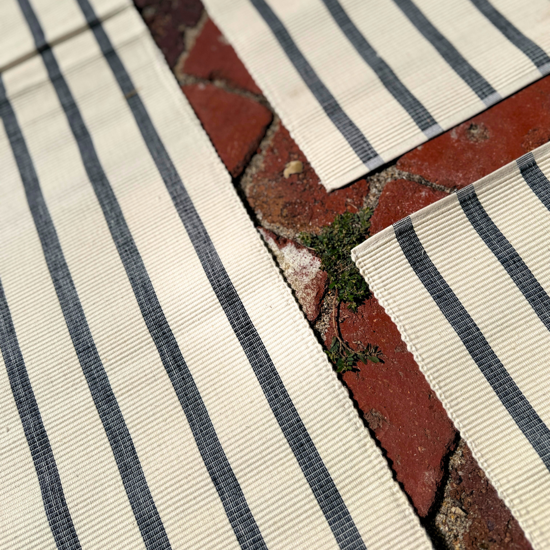 Table Mat Blue Stripe v6.png