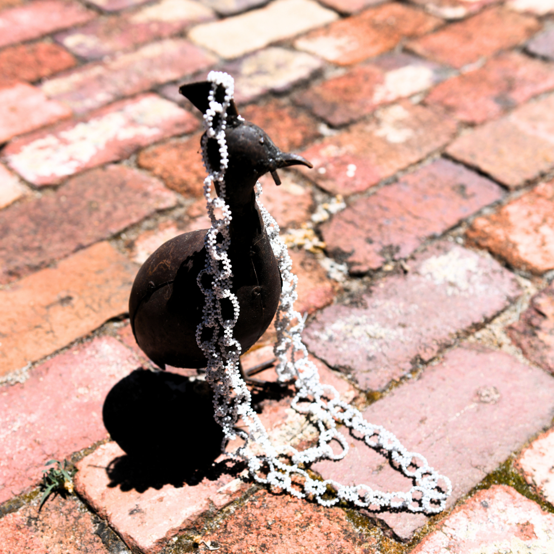 Necklace Connected Links White 2.png