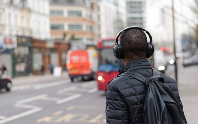 Podcasts: how brands can become “earfluencers”