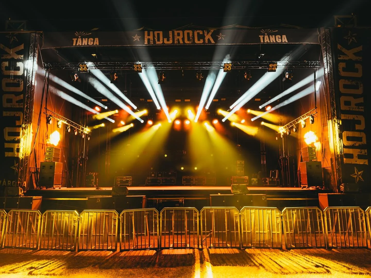 I helgen g&aring;r @hojrock av stapeln p&aring; @tangahed och vi &auml;r stolt teknikleverant&ouml;r &auml;ven denna sommar! Visst &auml;r det g&ouml;tt att festival s&auml;songen &auml;r ig&aring;ng 🤩