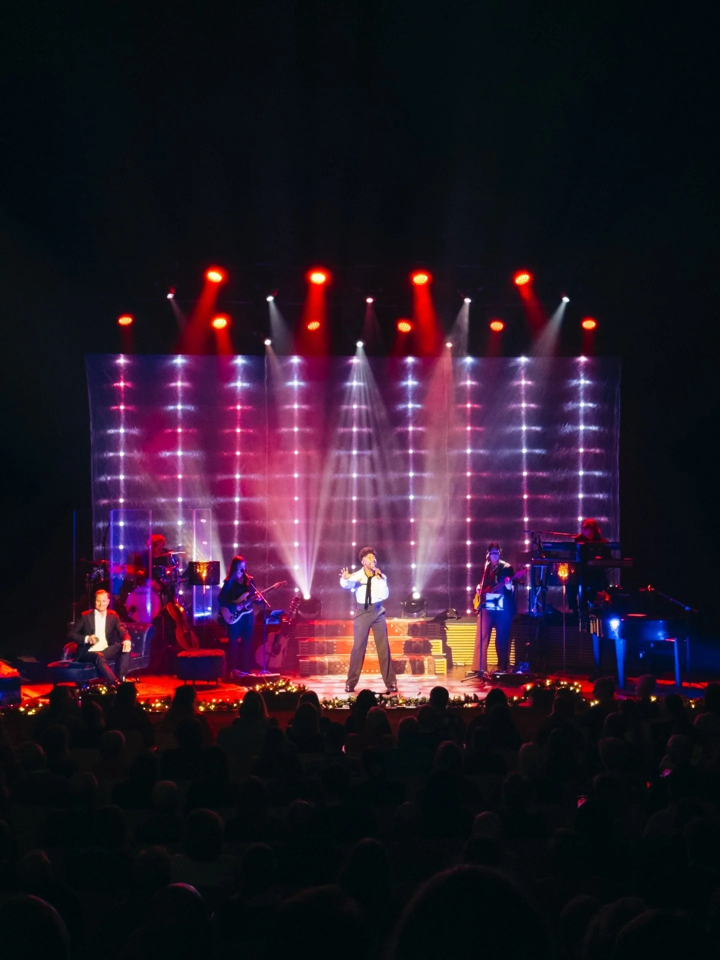 Christmas Night rullar just nu genom v&aring;rt avl&aring;nga land och sprider julst&auml;mning 🎄 
Och vi p&aring; Livetec &auml;r stolt teknikleverant&ouml;r. Tack @krall_entertainment f&ouml;r ett fint samarbete &auml;ven detta &aring;r 🥰