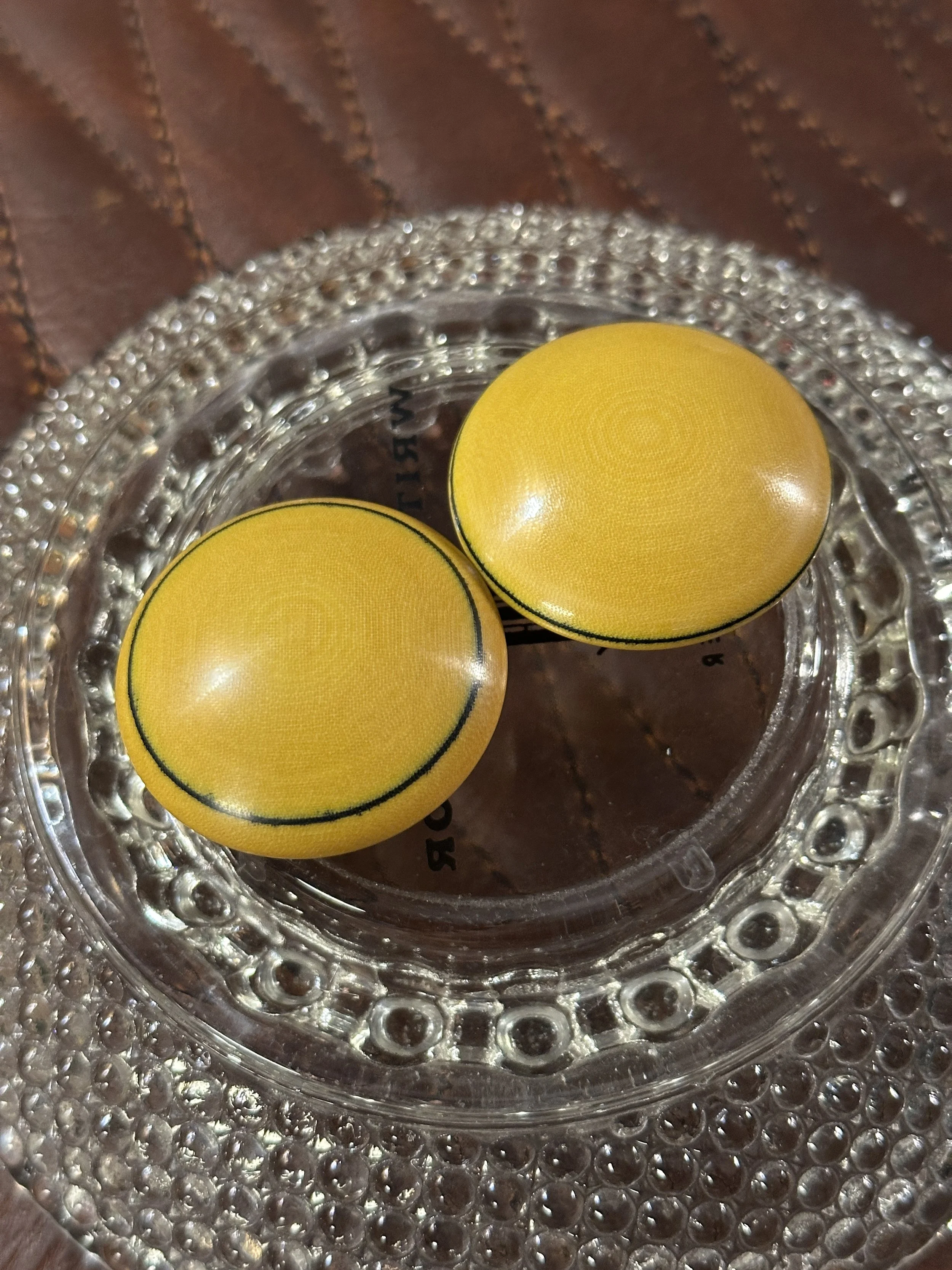 P O C K E T  P I L L (off-center)