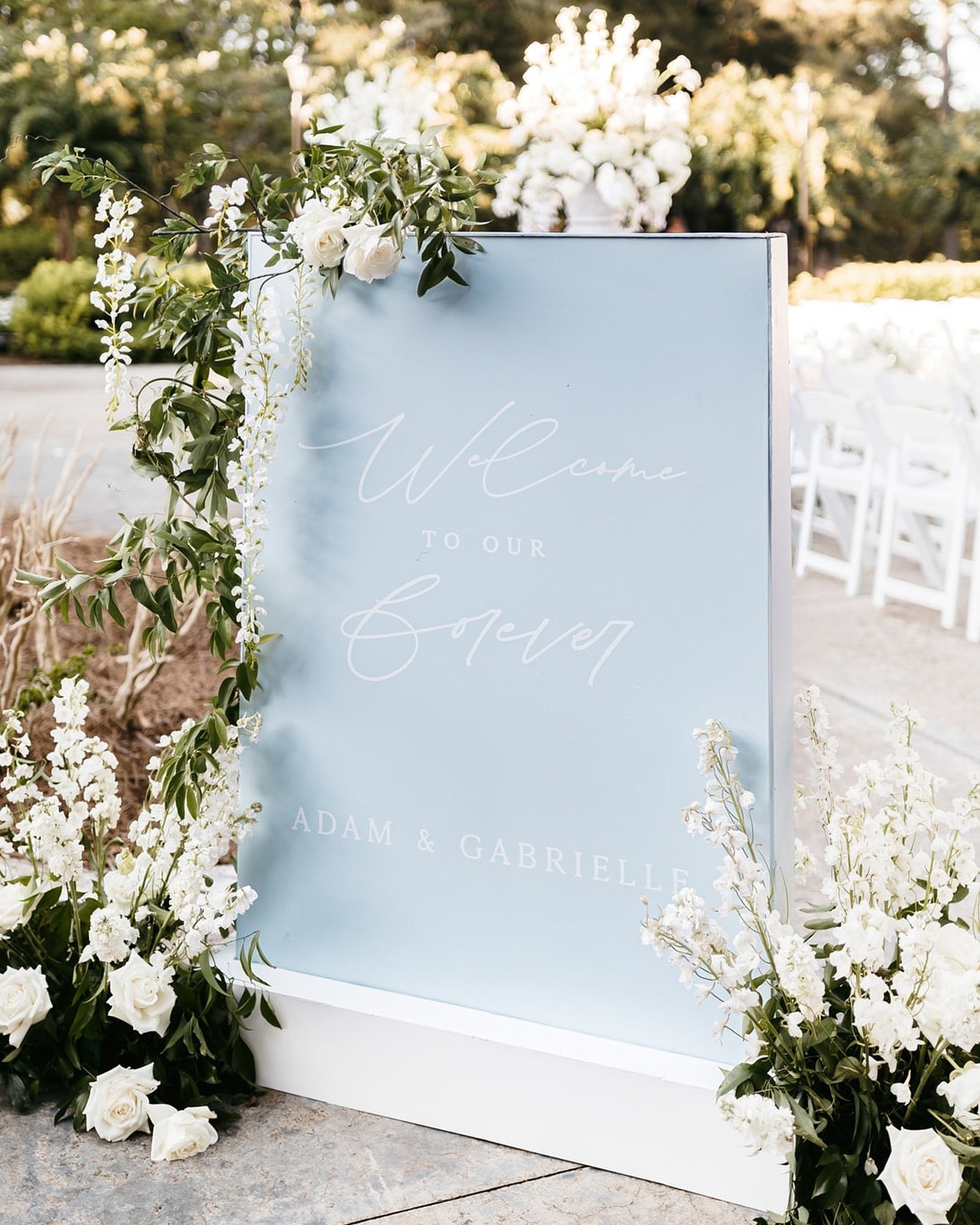 we&rsquo;ve been busy behind the scenes lately, but here&rsquo;s a pretty little welcome sign that deserves all the heart eyes 🤍