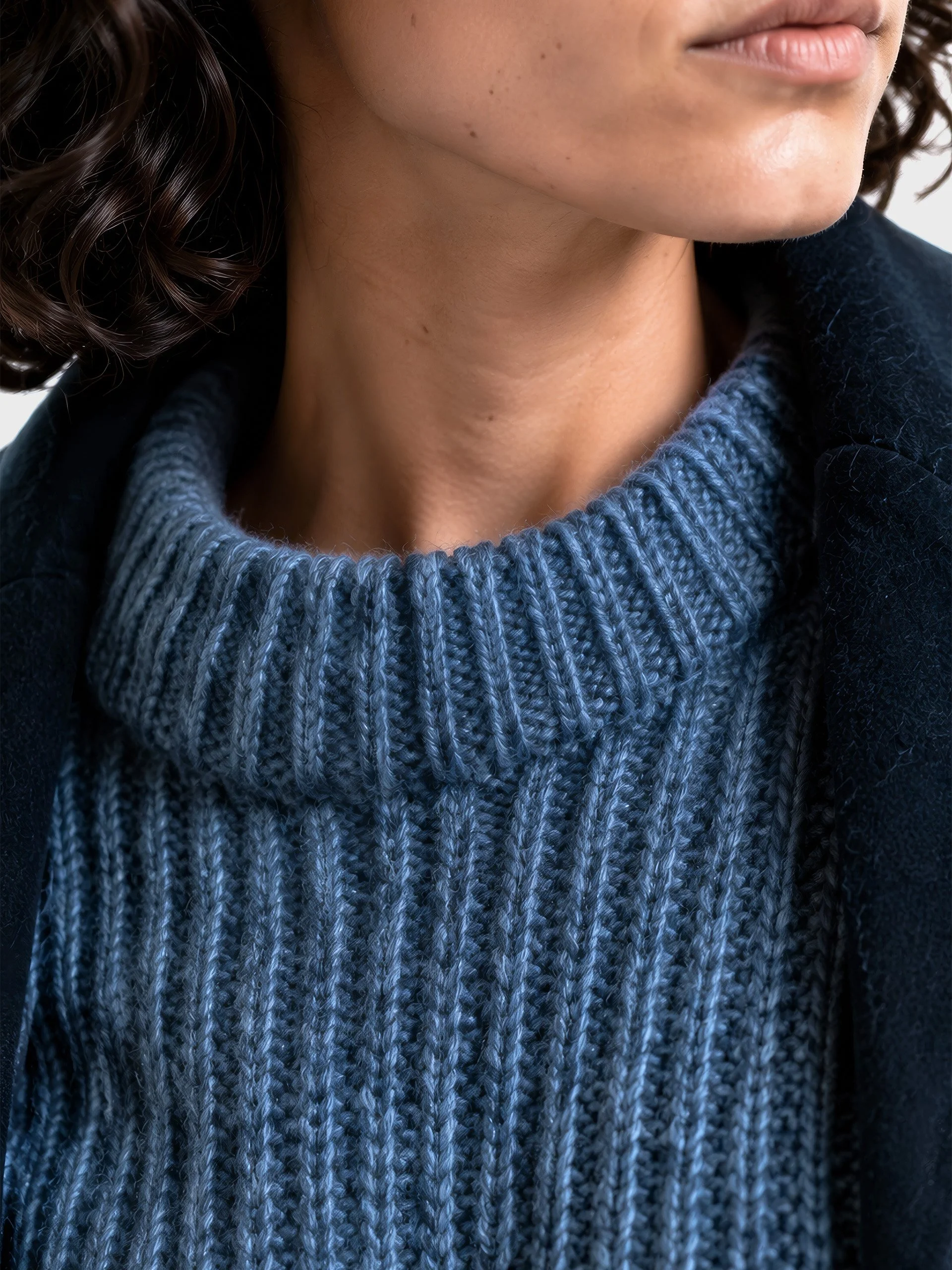 CHAR_1960s_SWEATER_ECU_01.jpg