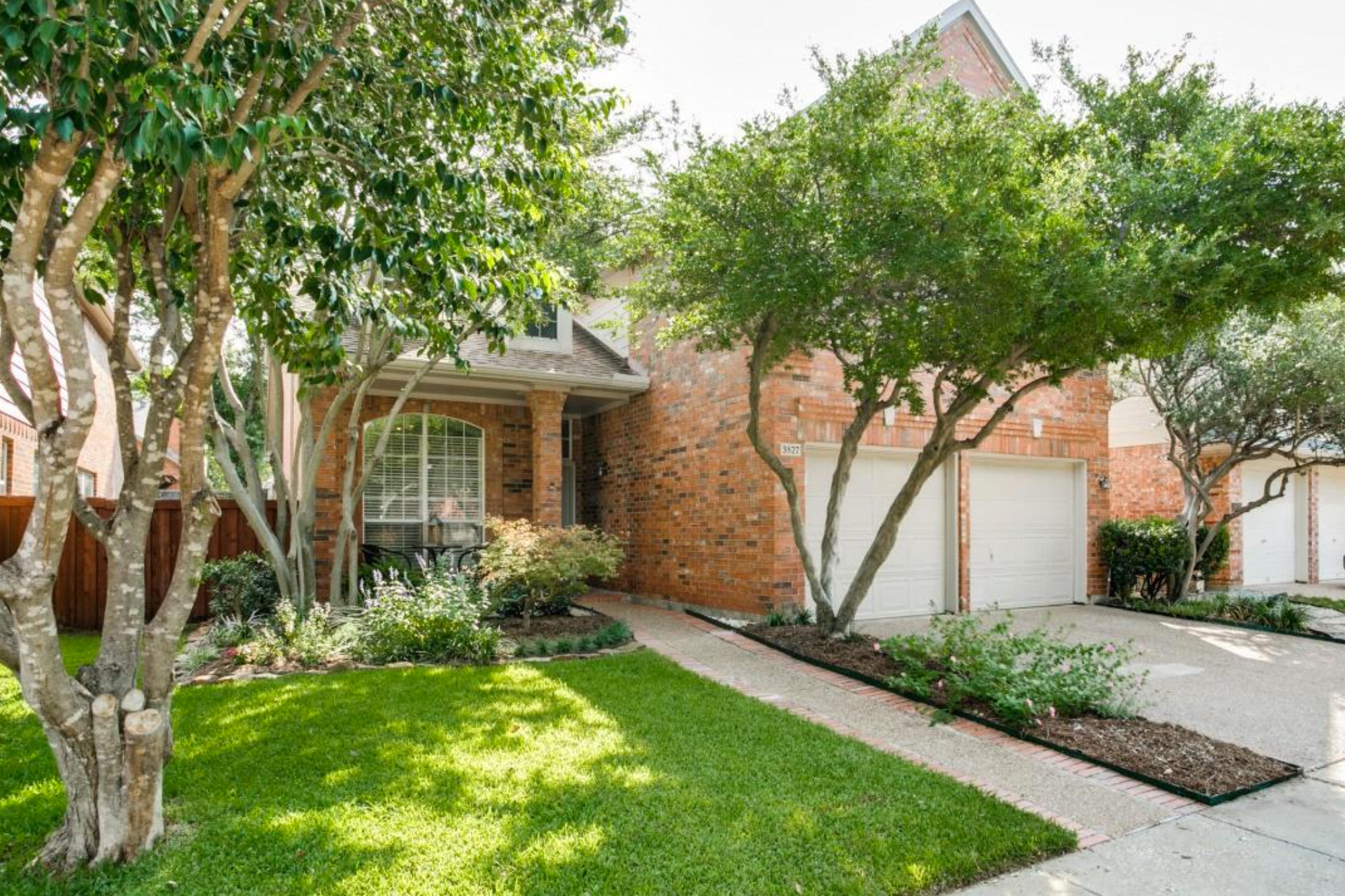 3827 Azure Lane, Addison, Texas 75001