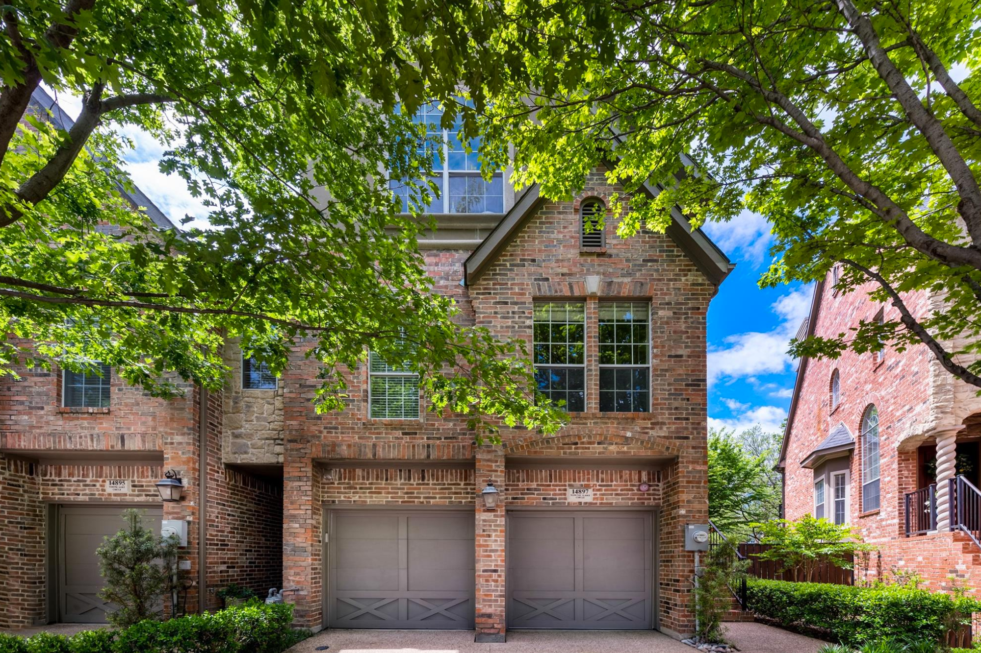 14897 Towne Lake Circle, Addison, Texas 75001