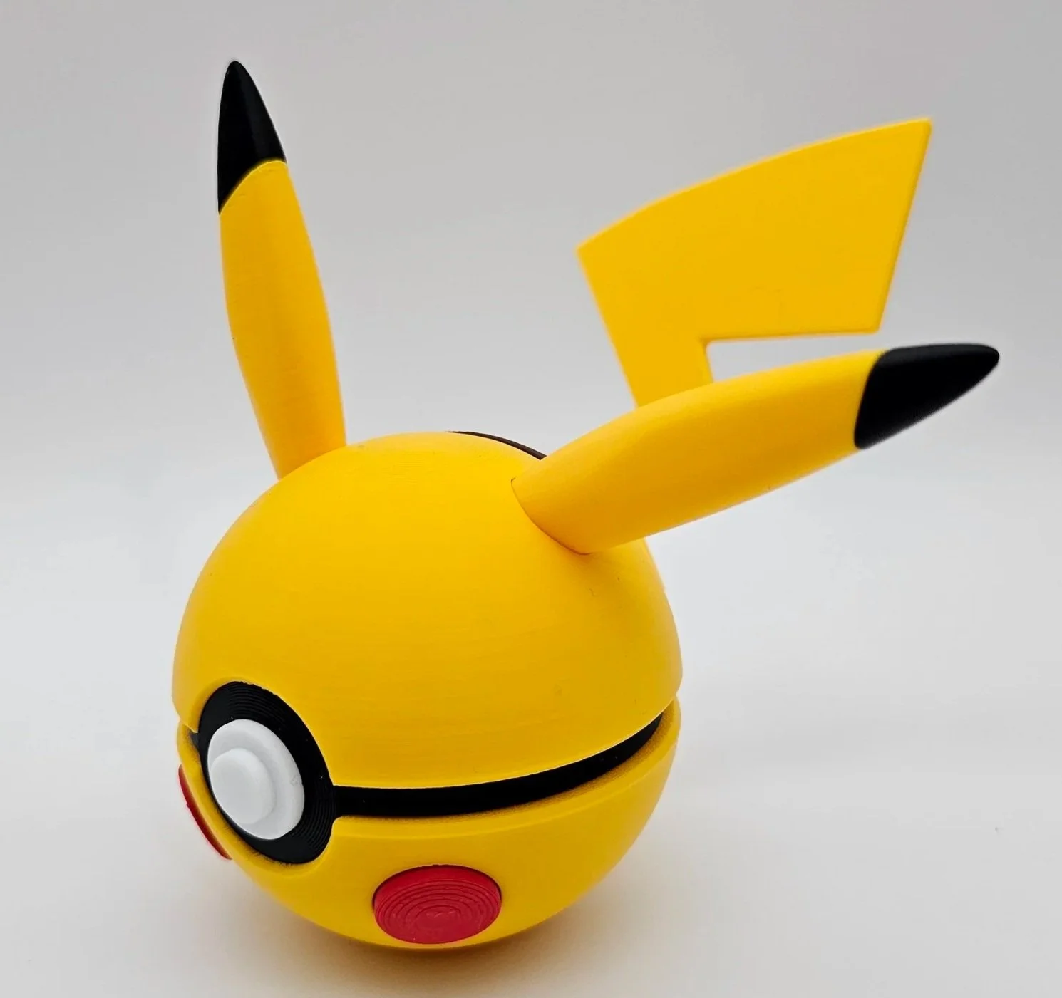 Pikachu+Pokeball2+%2415.jpg