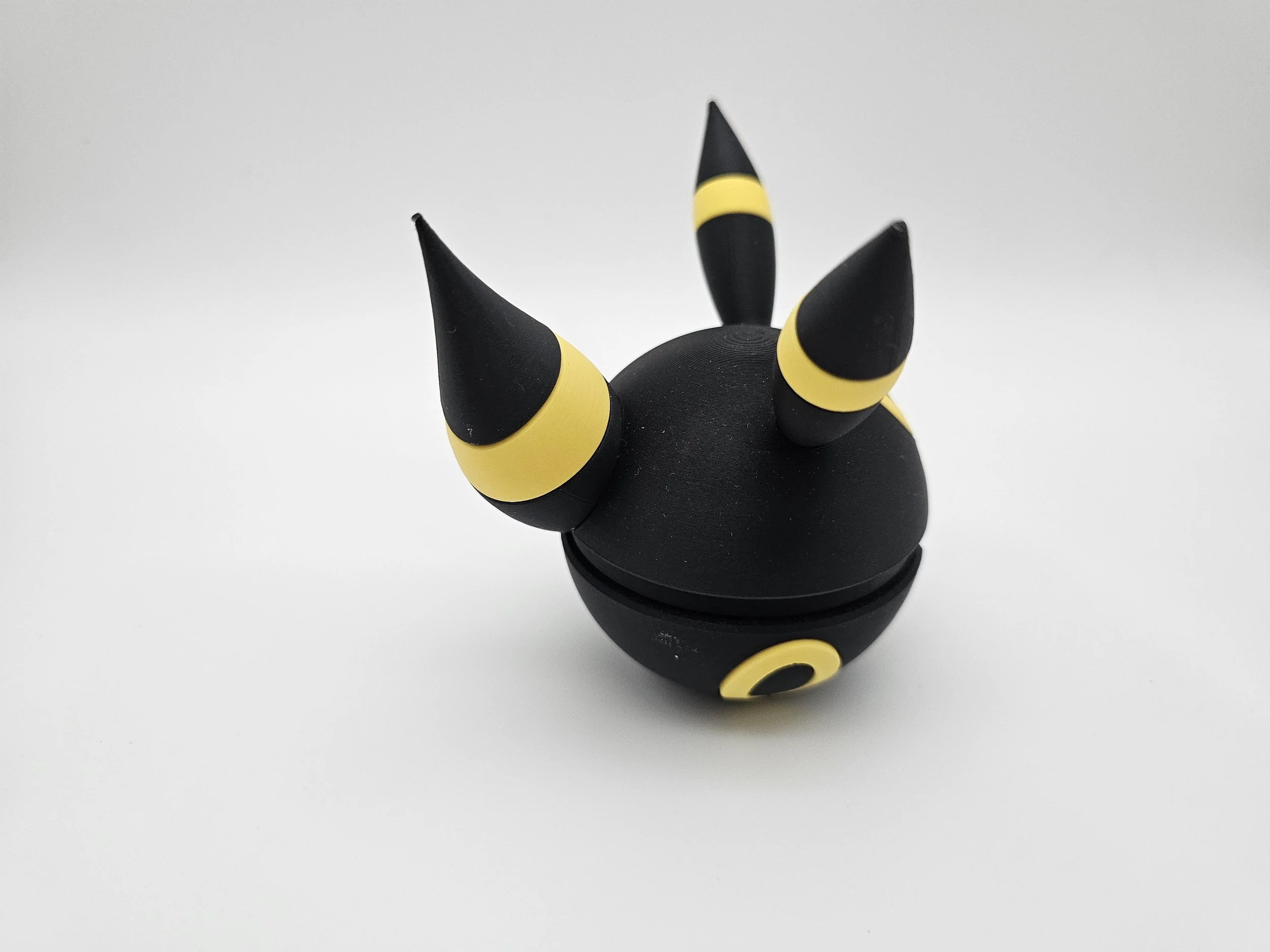 Umbreon Pokeball4 $15.jpg