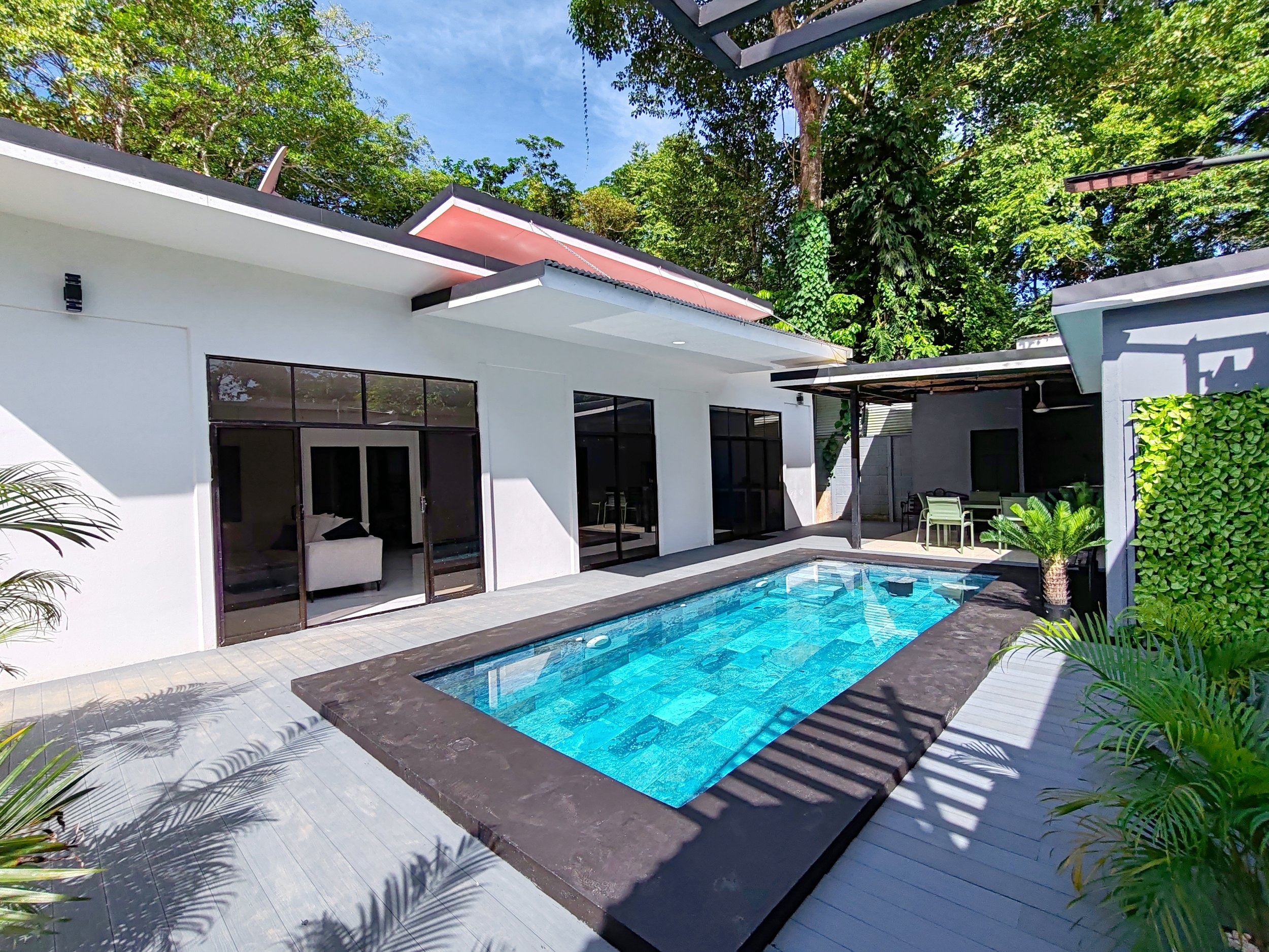 $345,000 - 3 Bd/2.5 Ba - Move-In Ready  Home with Pool in Playa Negra