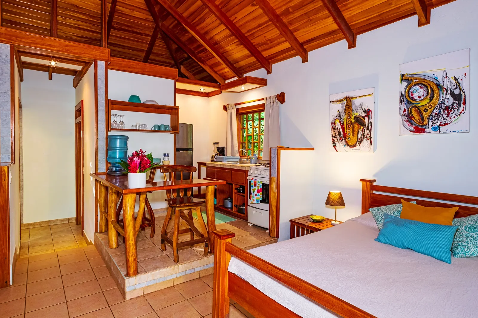 turnkey-hotel-restaurant-playa-chiquita (6).webp