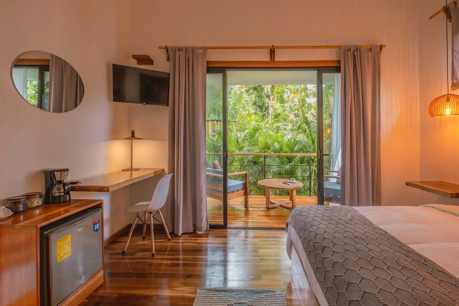 turnkey-hotel-restaurant-playa-chiquita (14).webp