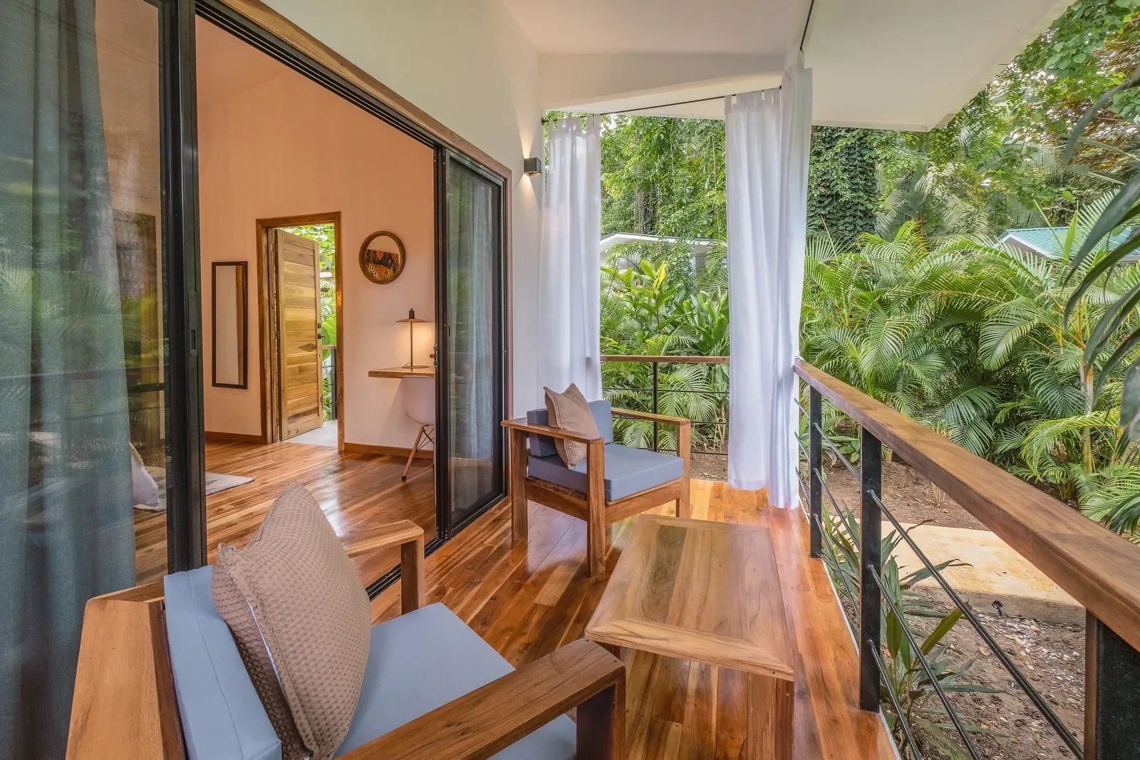 turnkey-hotel-restaurant-playa-chiquita (21).webp