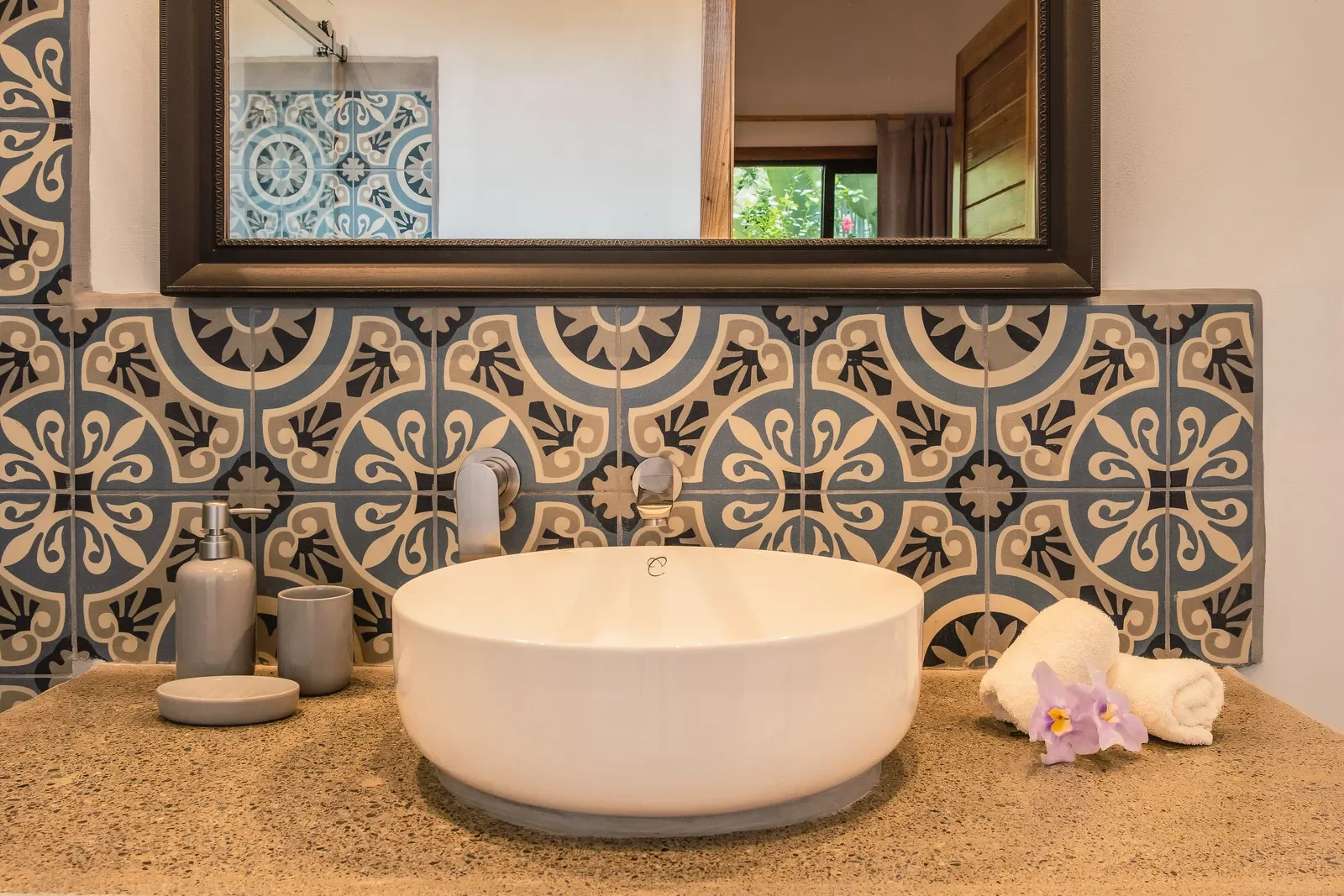 turnkey-hotel-restaurant-playa-chiquita (23).webp