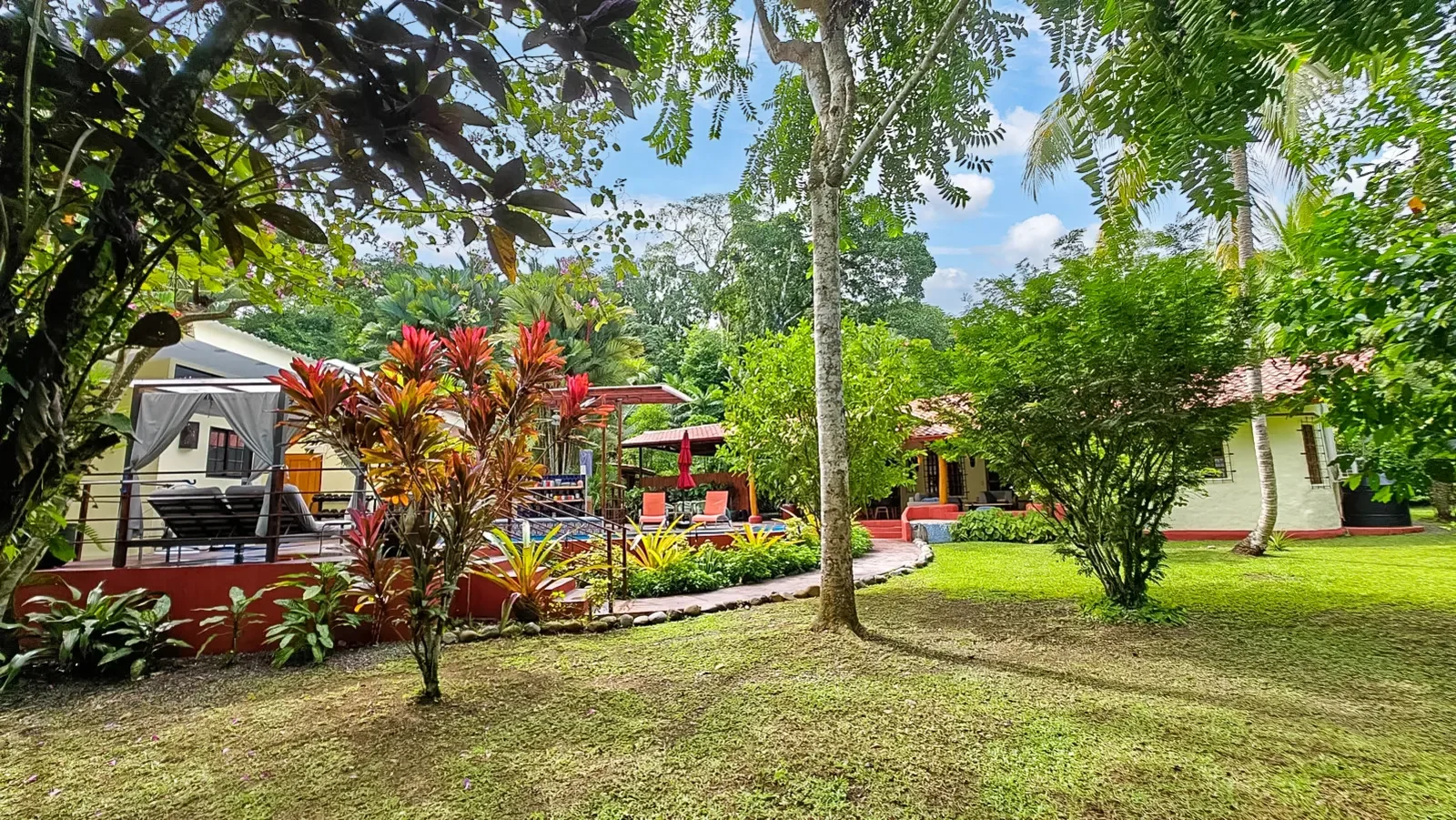 playa-chiquita-turnkey-entertainment-home (33).webp