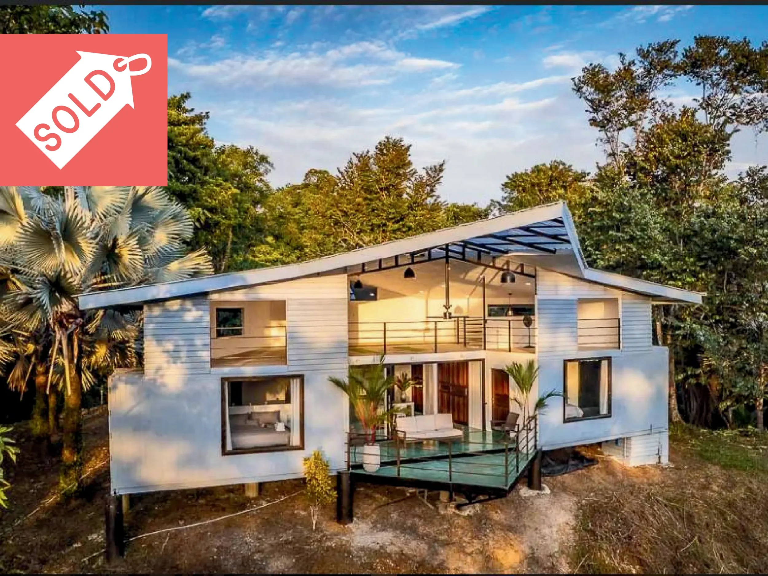 SOLD - 2 Bd/2 Ba - Modern Container-Style Home on 5.2 Hectares - Jungle and Mountain Views