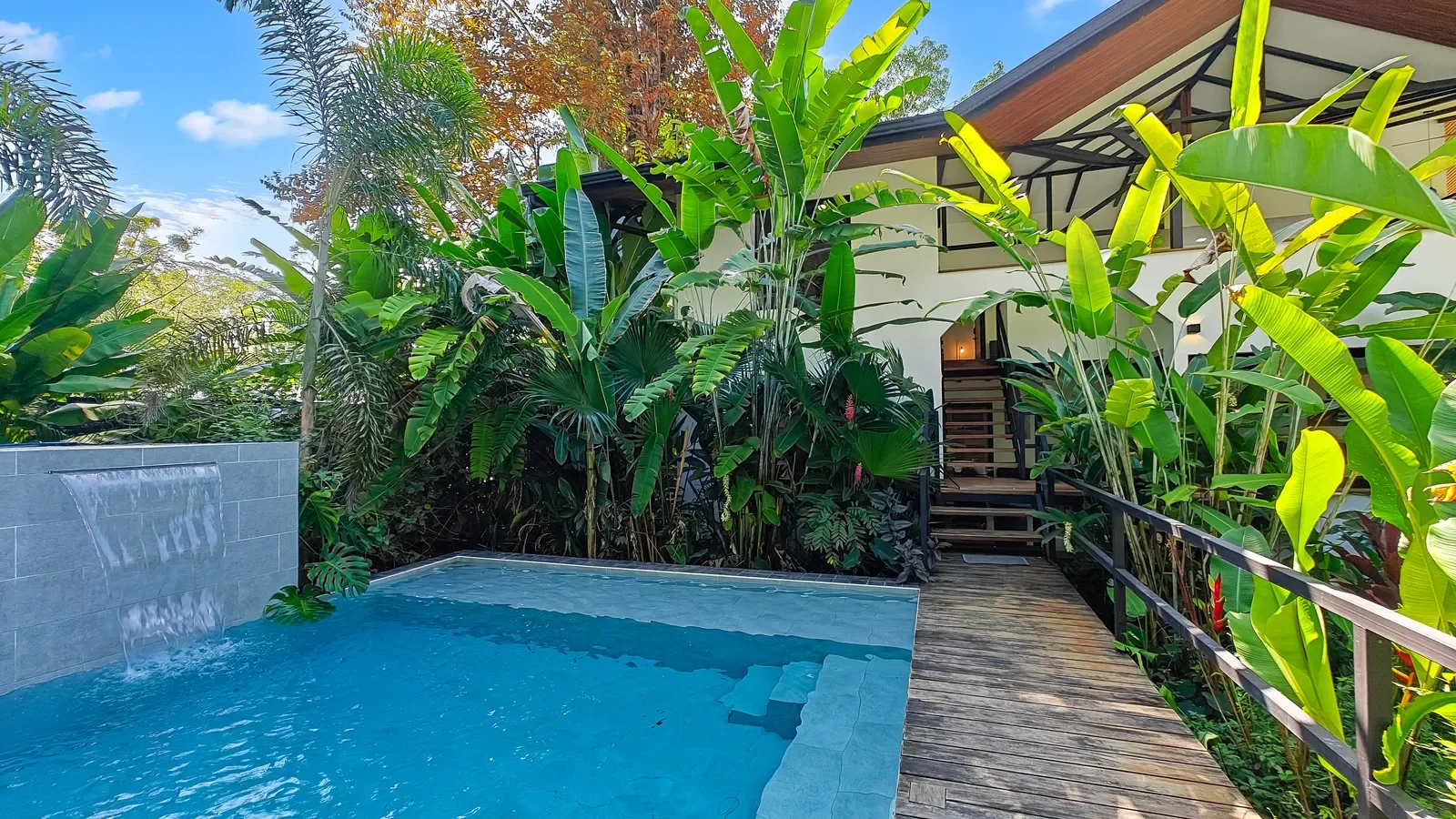 $845,000 - 8 Bd/6 Ba - Retreat Property for Sale in Costa Rica