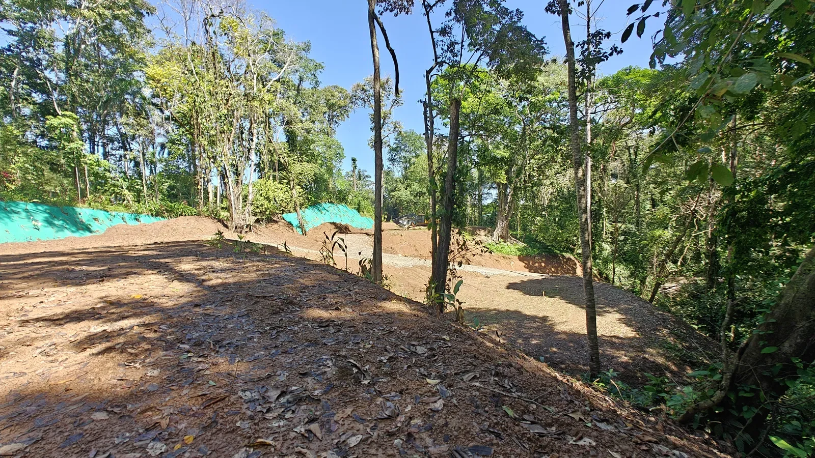 $210,000 – 7535m² Cahuita Land Near the Beach with Building Platform