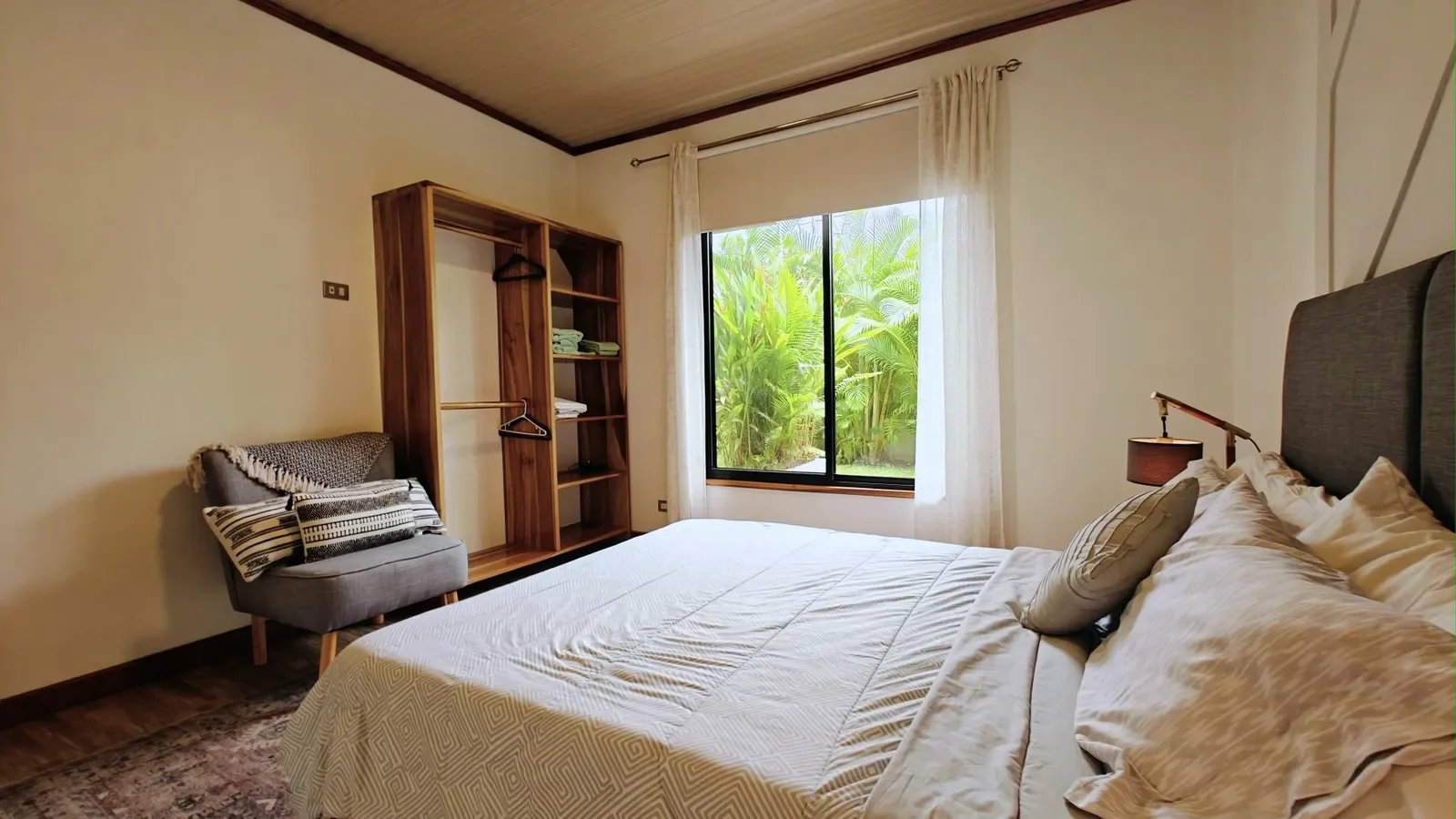 Luxurious-Tropical-Home-Playa Negra-Beach (3).webp