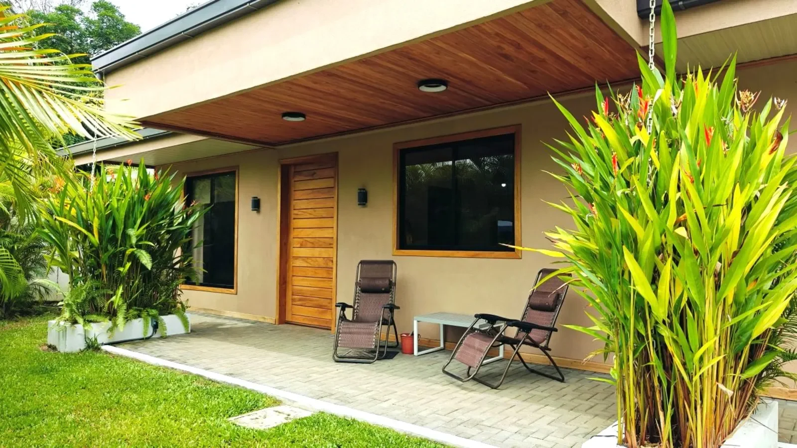 Luxurious-Tropical-Home-Playa Negra-Beach (19).webp