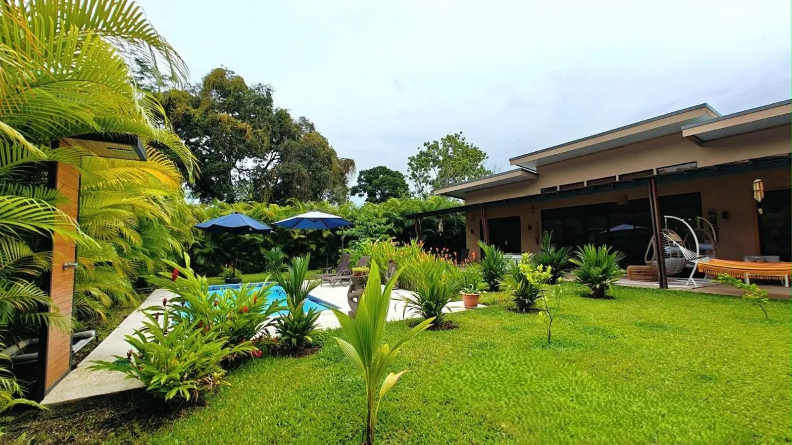 Luxurious-Tropical-Home-Playa Negra-Beach (28).webp