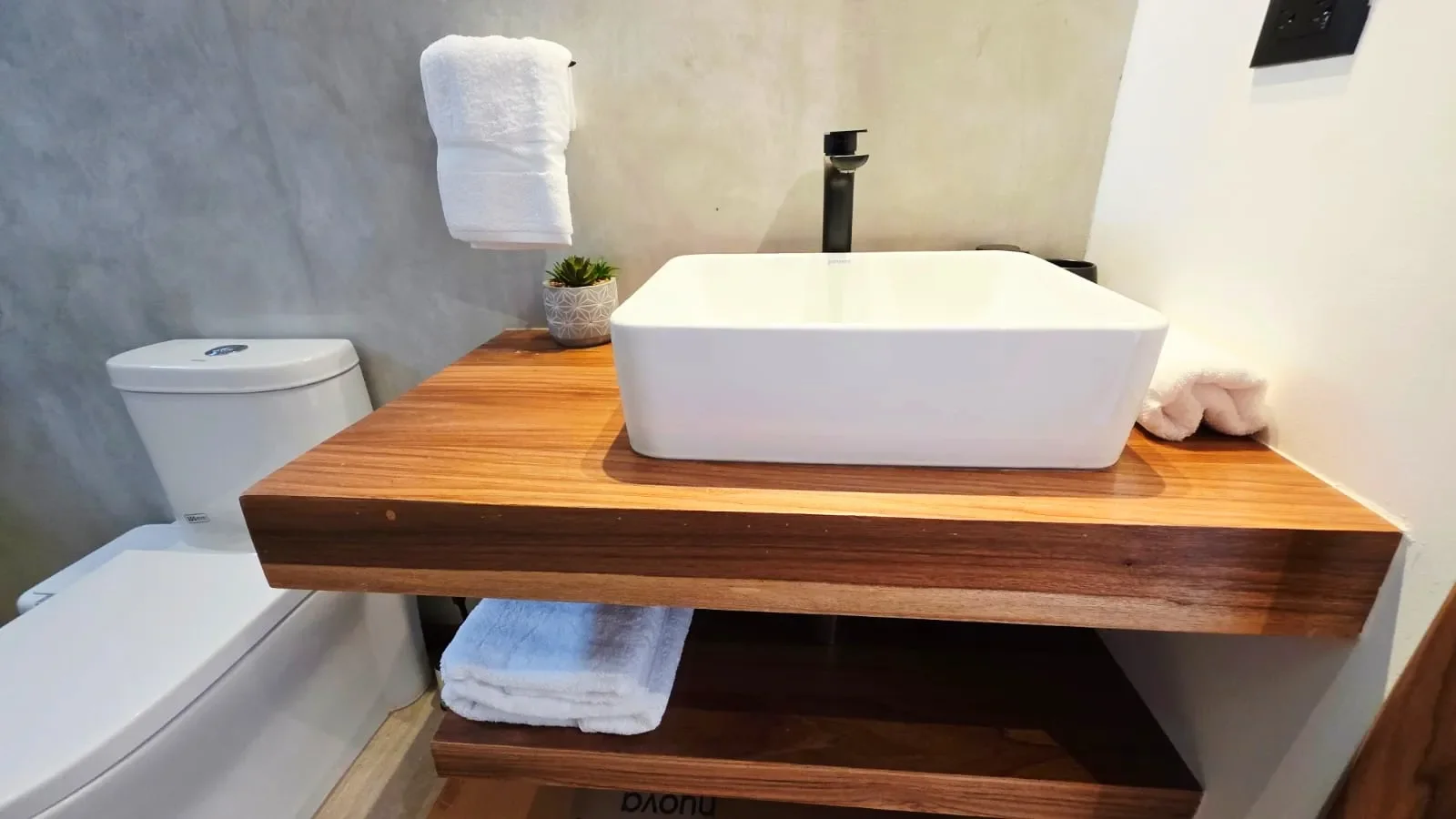 Modern Furnished Villa with Pool in Puerto Viejo (10).webp