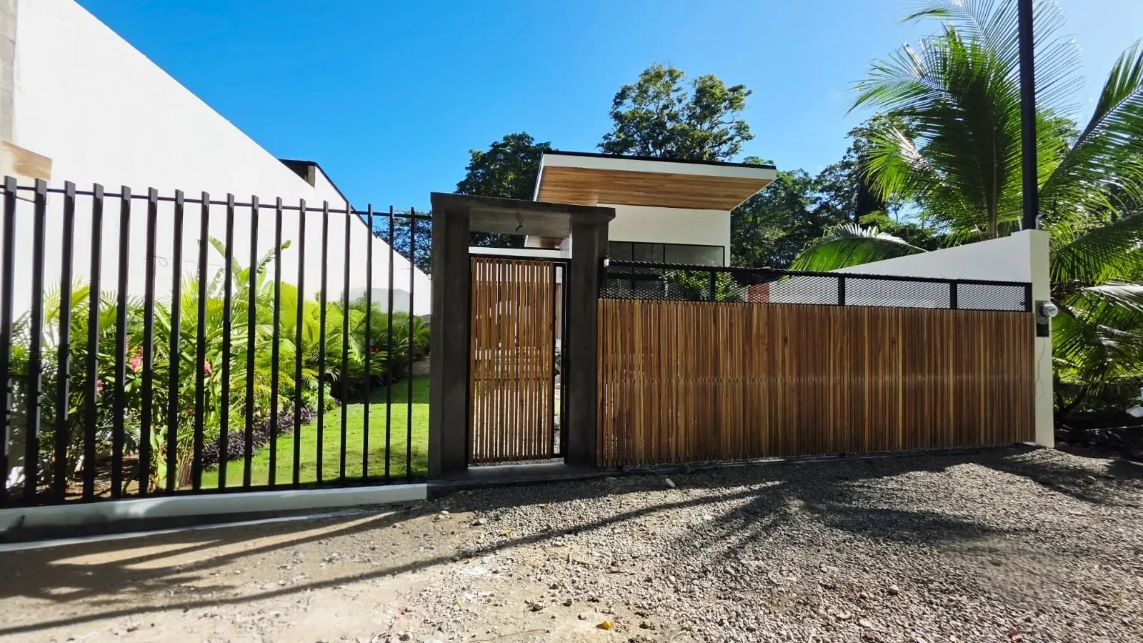 Modern Furnished Villa with Pool in Puerto Viejo (16).webp