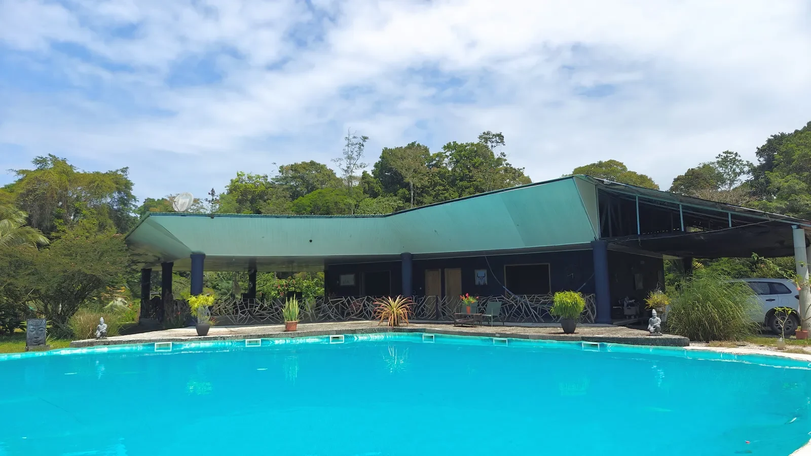 $380,000 - 3 Bd/3 Ba - Food Production Estate with 200m² Private Pool
