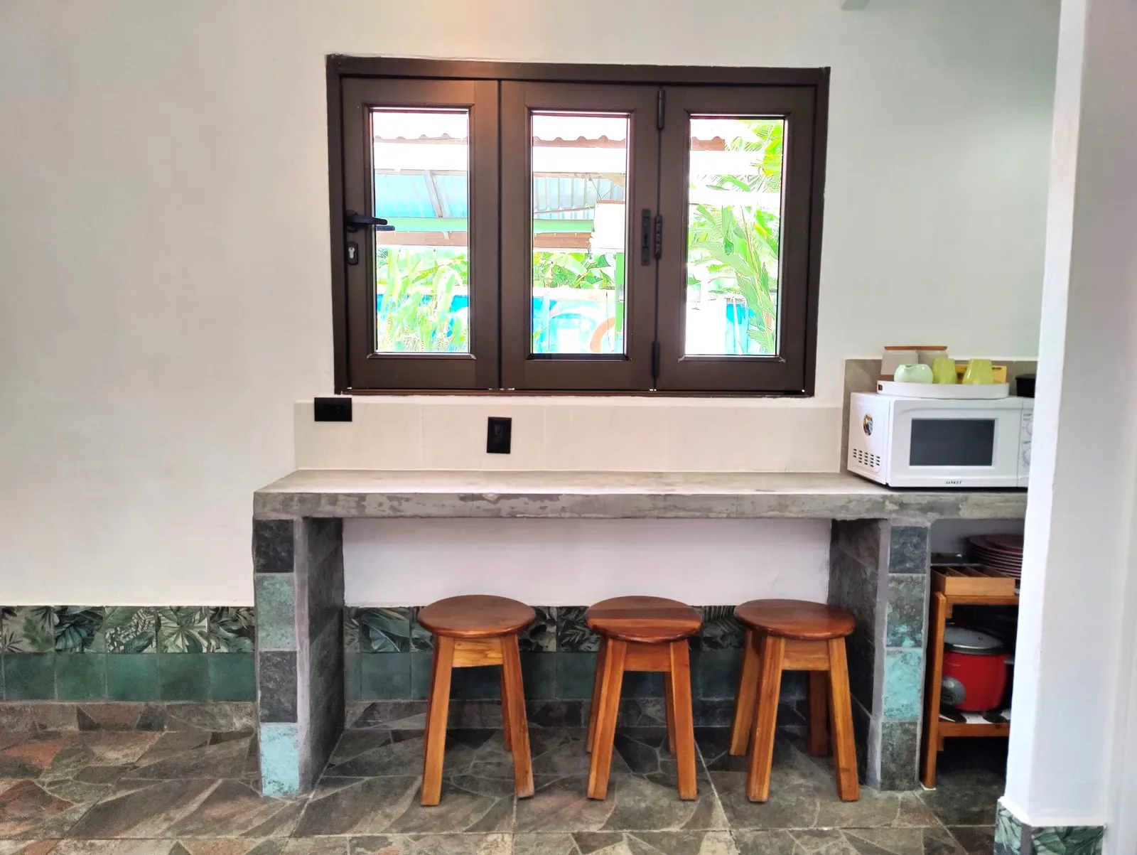 charming-home-with-stunning-outdoor-spaces (7).webp